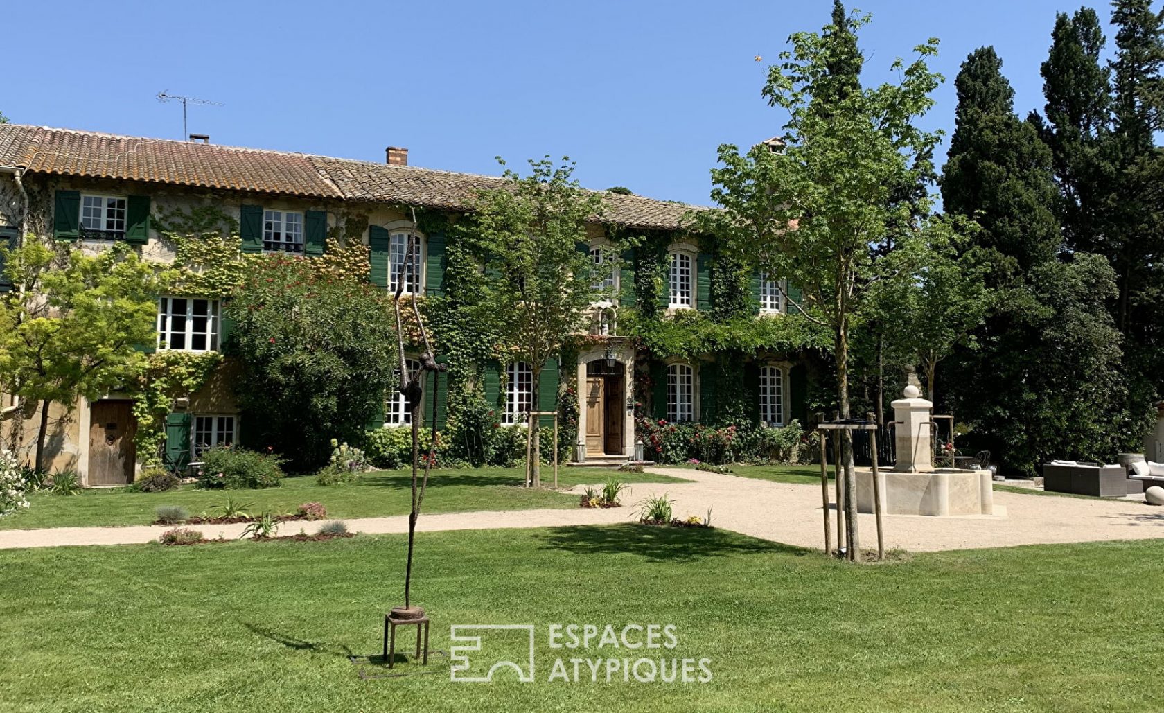 Propriété d’exception près d’Avignon, un voyage au coeur de l’authenticité provençale