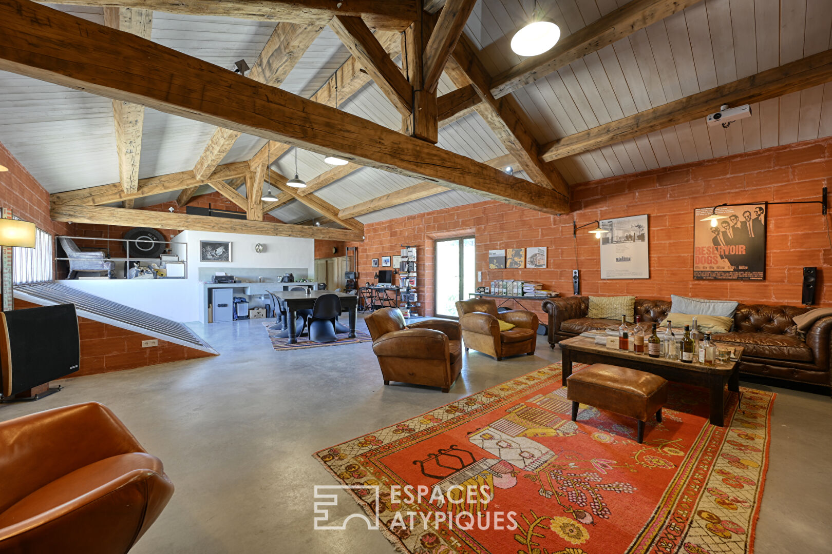 Rénovation sans fautes pour ce hameau à la vue exceptionnelle sur le Luberon