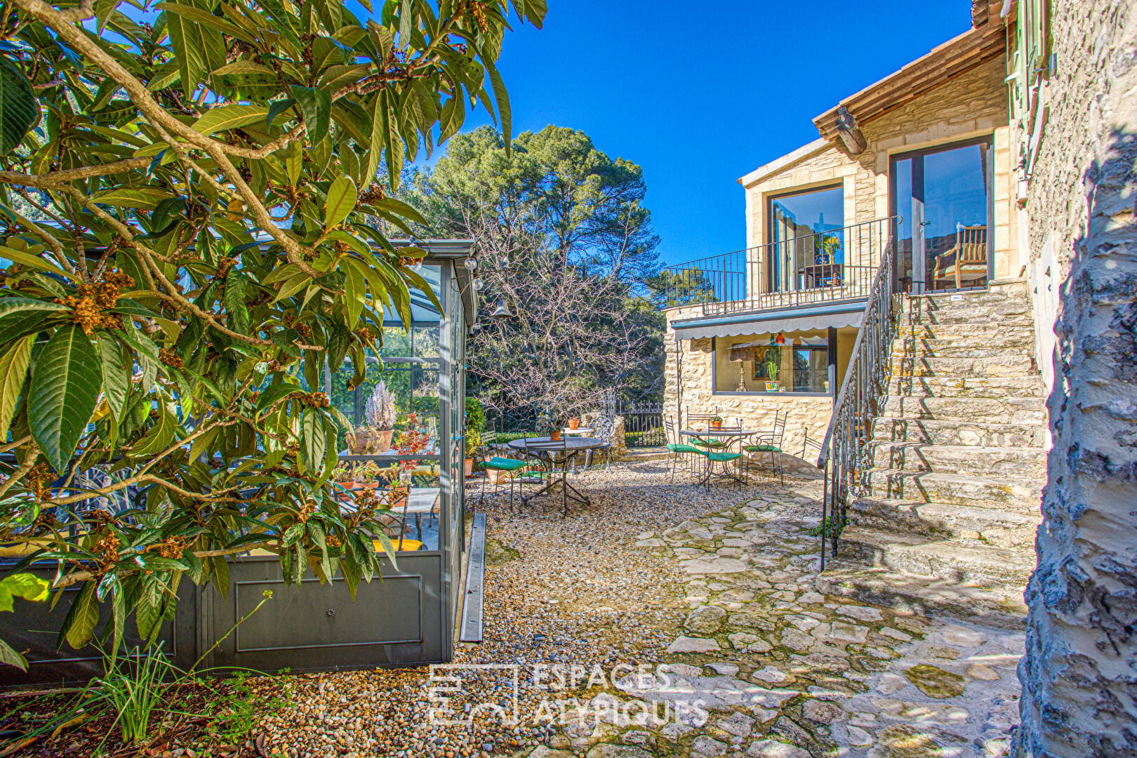 Exceptional Bergerie: A Unique Setting Between History and Comfort