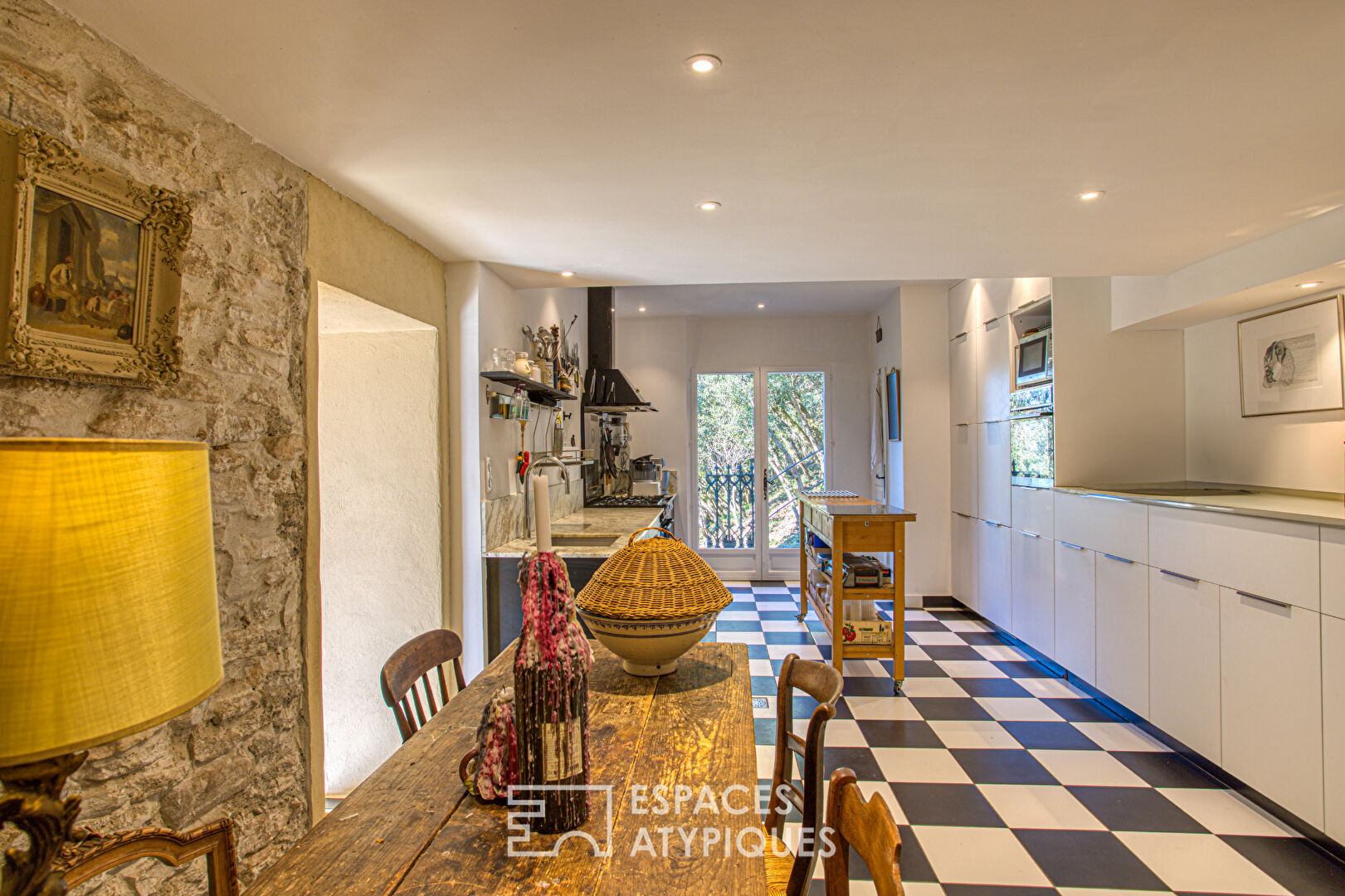 Exceptional Bergerie: A Unique Setting Between History and Comfort