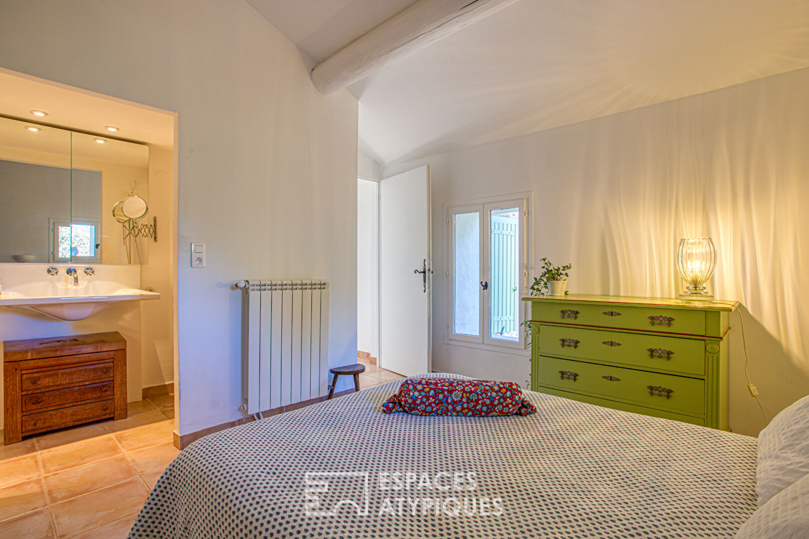 Exceptional Bergerie: A Unique Setting Between History and Comfort