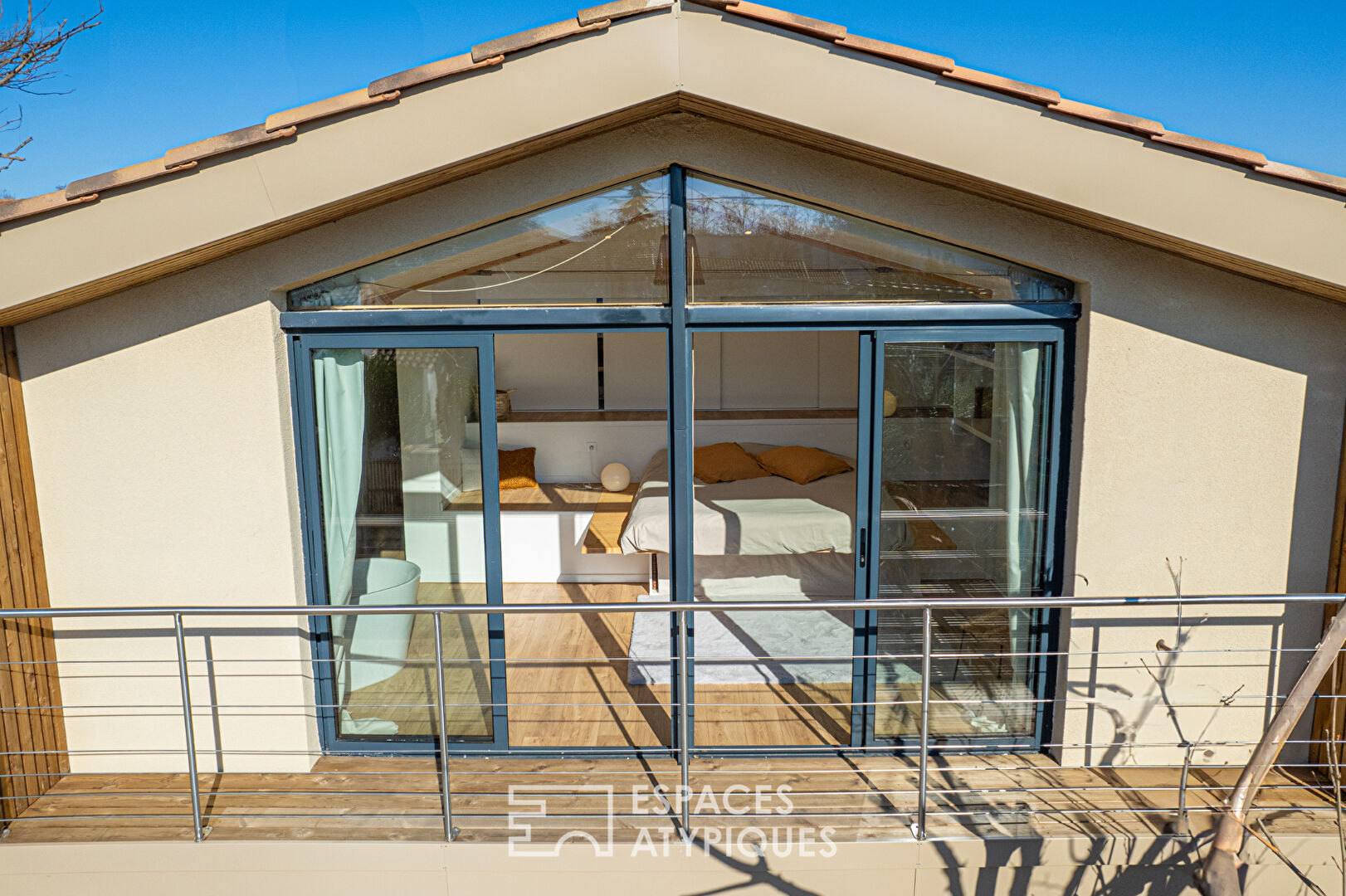 Maison contemporaine avec jardin et terrasses