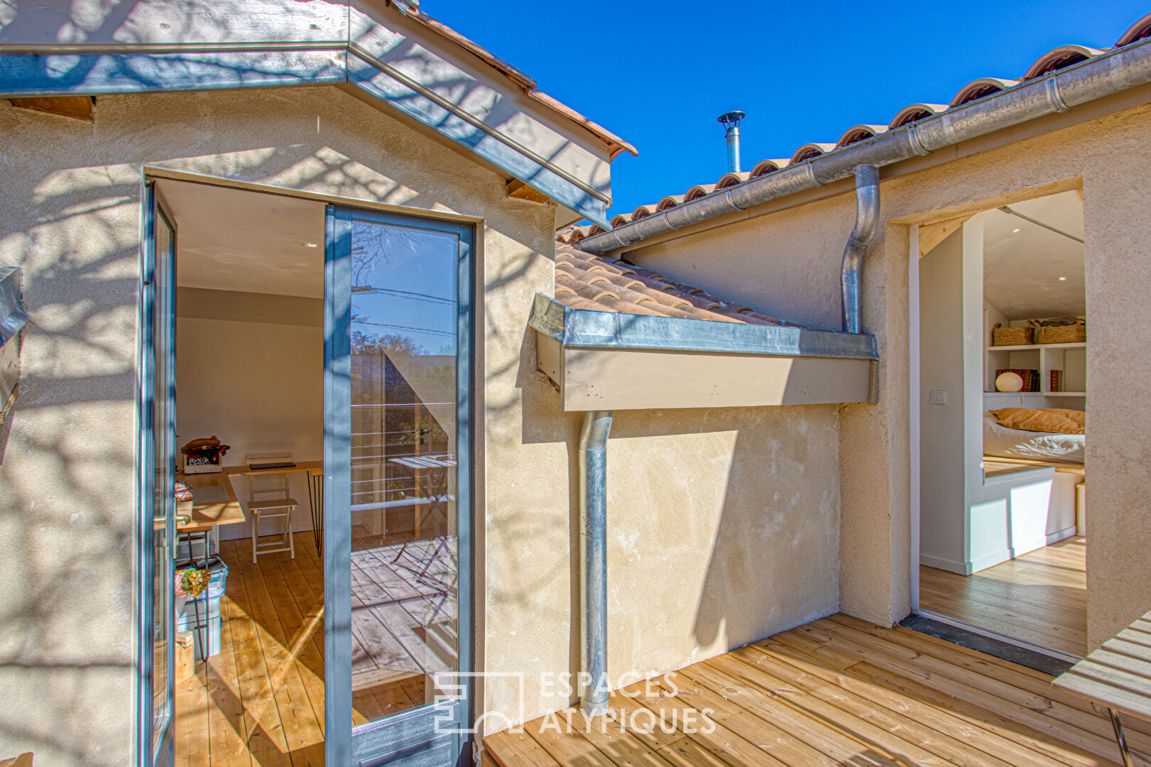 Maison contemporaine avec jardin et terrasses