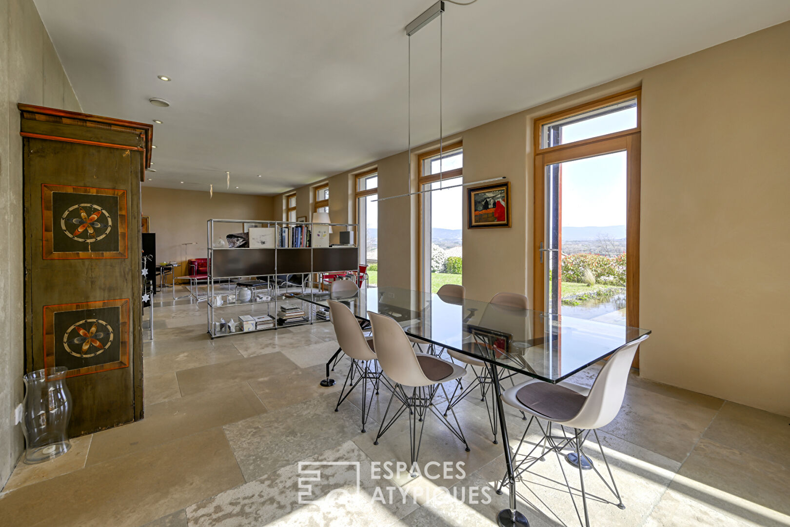 Exceptional bioclimatic house with panoramic view, with swimming pool