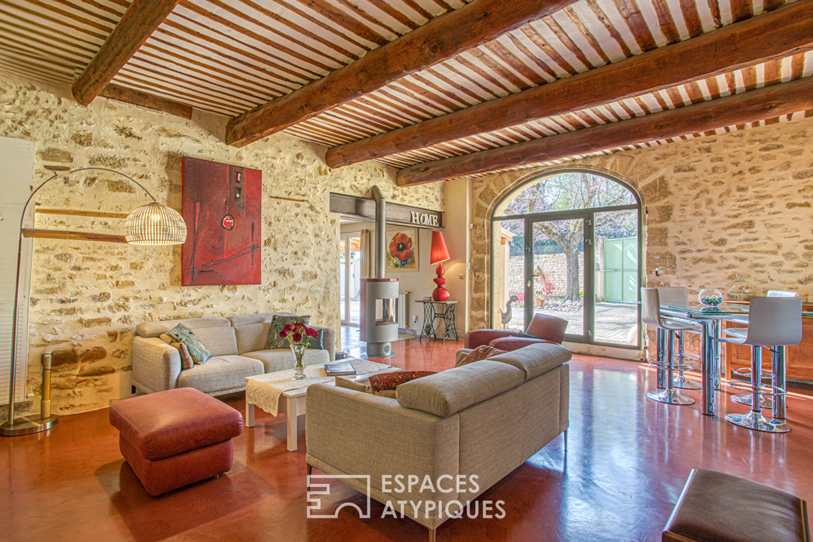Farmhouse with wooded grounds, character and a pleasant lifestyle