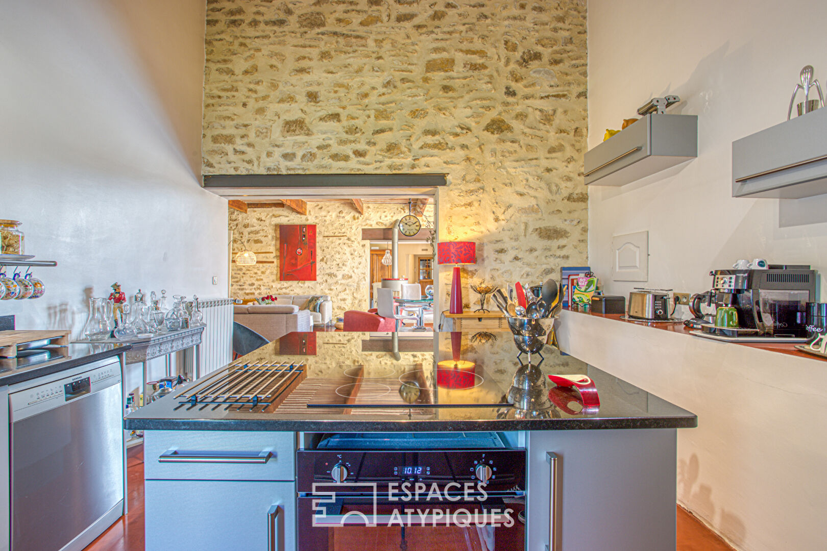 Farmhouse with wooded grounds, character and a pleasant lifestyle
