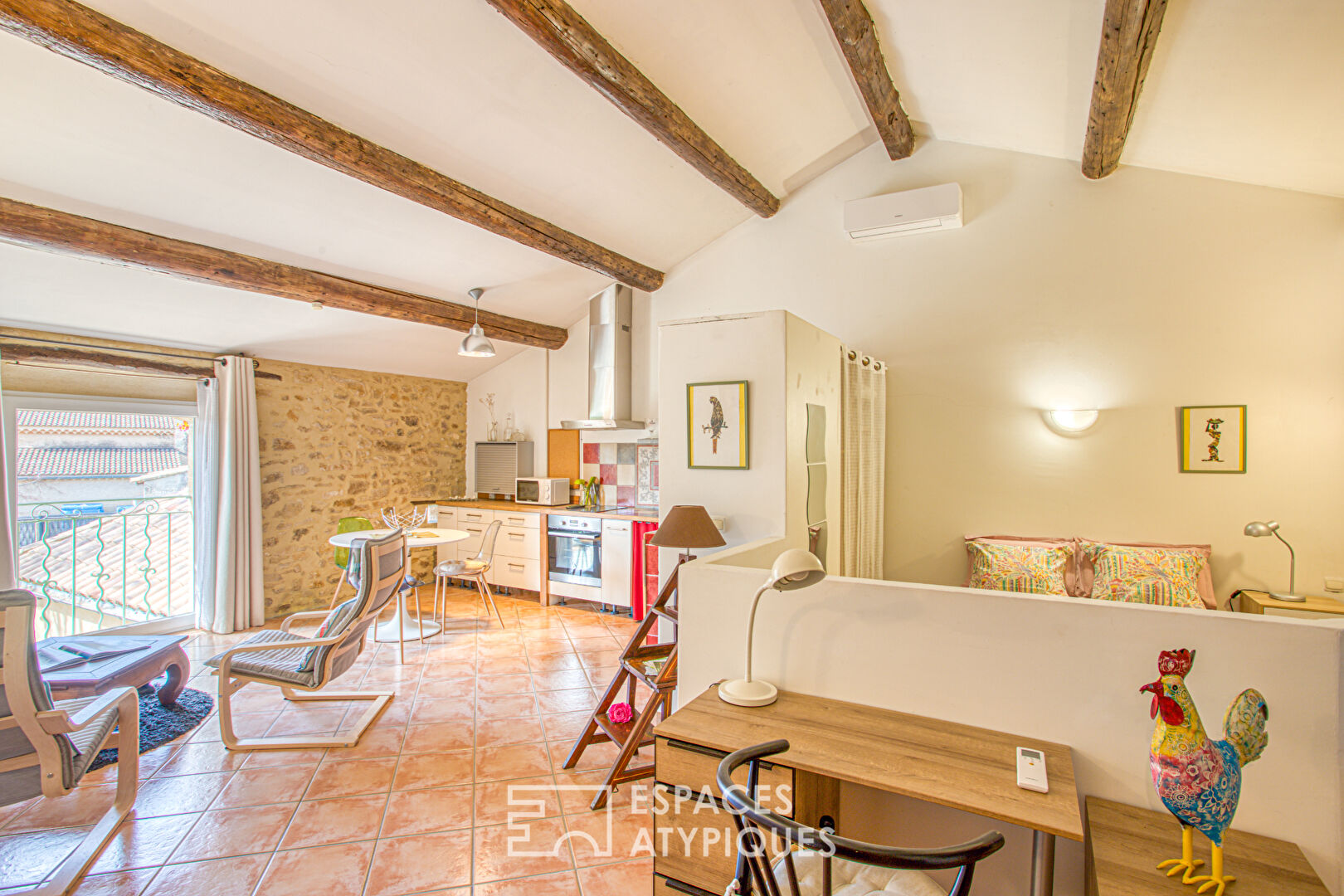 Farmhouse with wooded grounds, character and a pleasant lifestyle