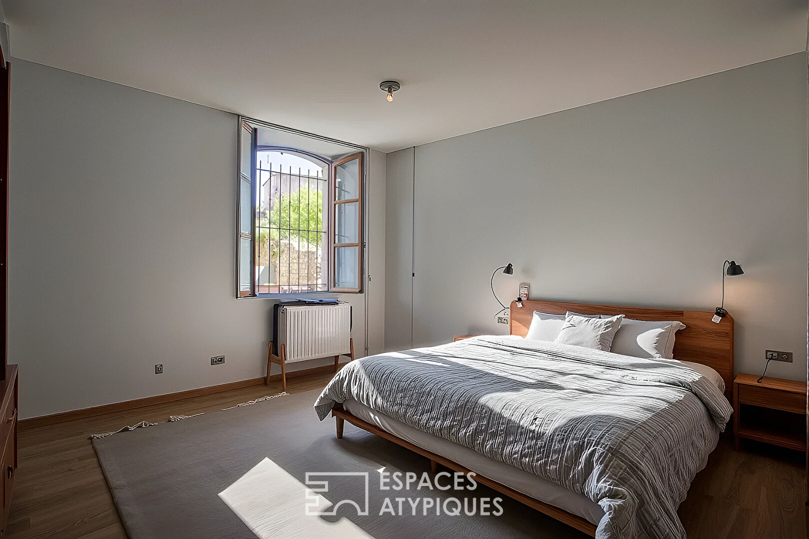 Appartement de charme avec cour extérieure en plein coeur de village