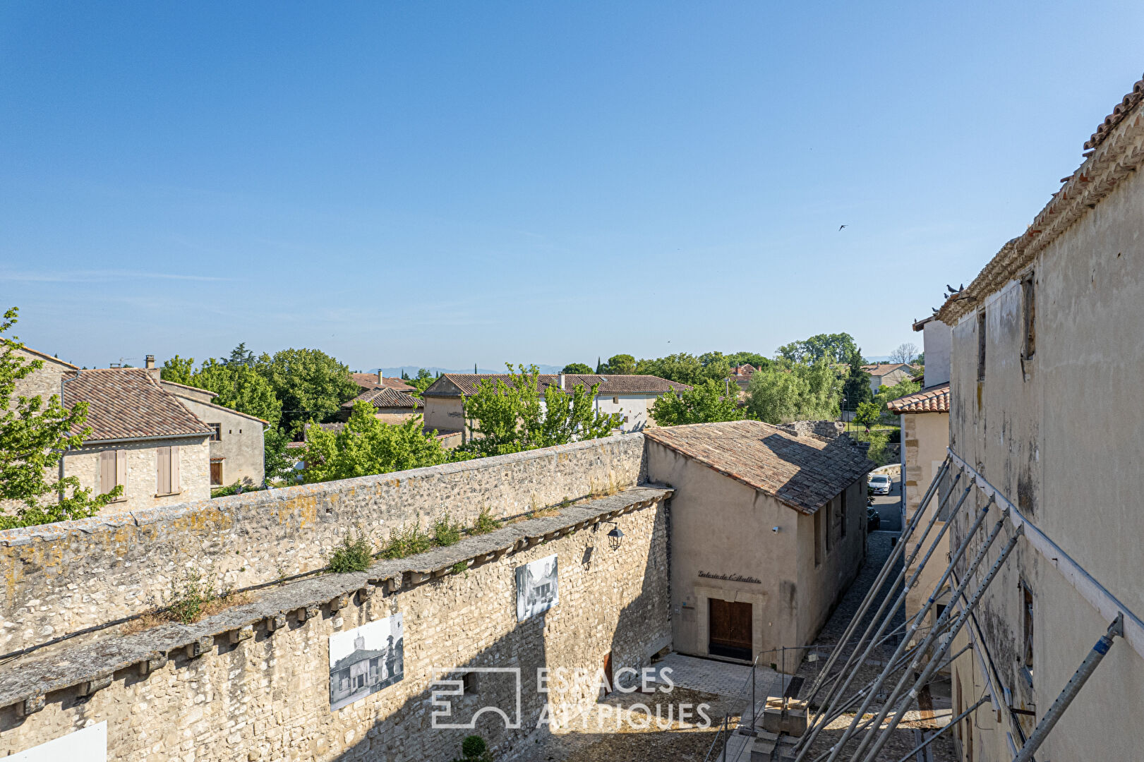 Charming apartment in the heart of the village