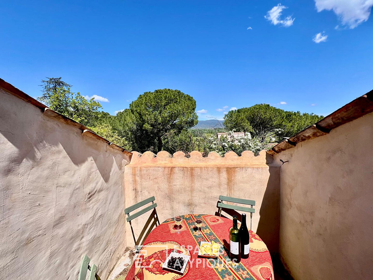 Charmant cottage en Luberon avec jardin et bassin