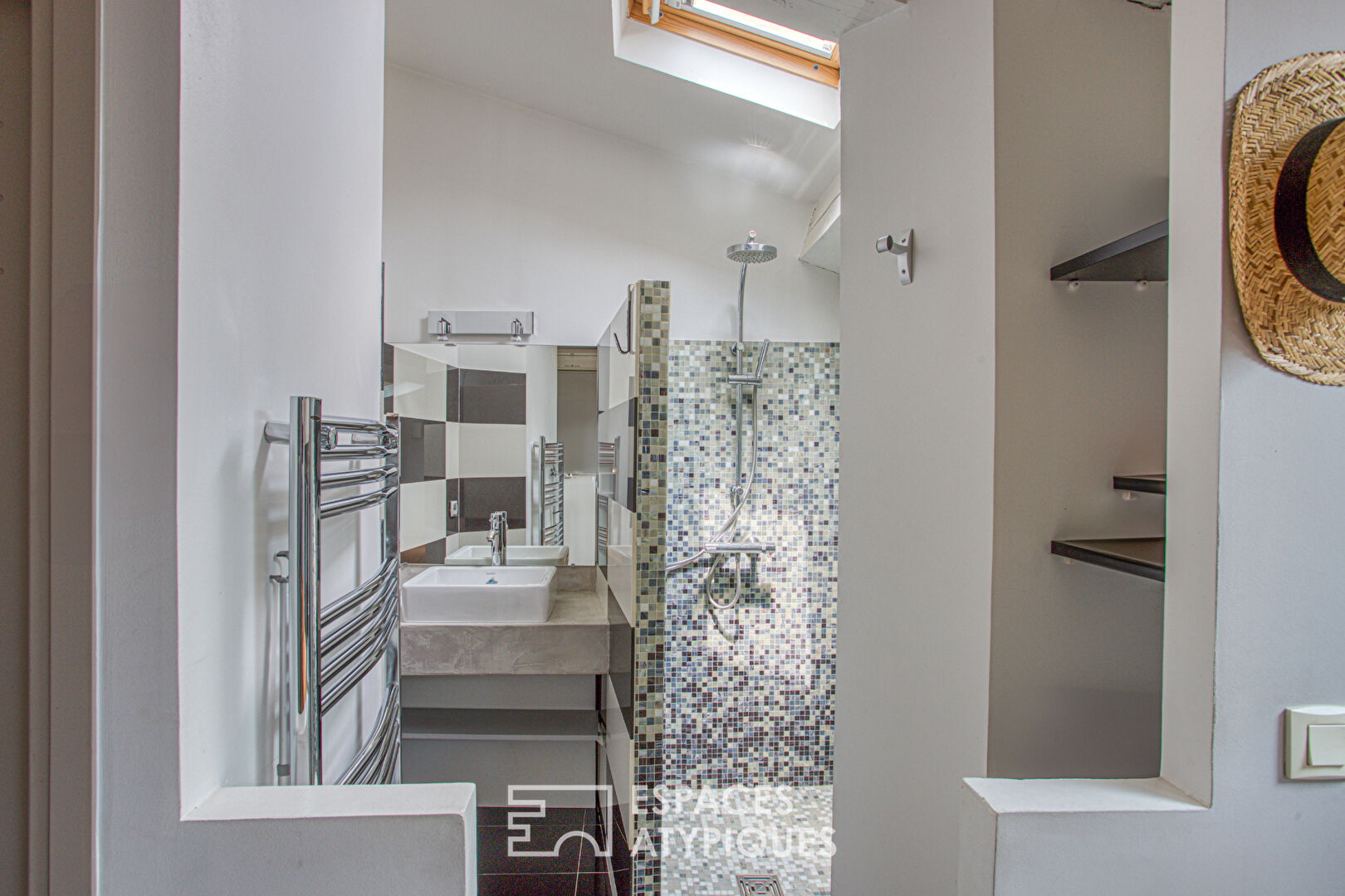 Spacieux duplex type loft avec terrasses et garage