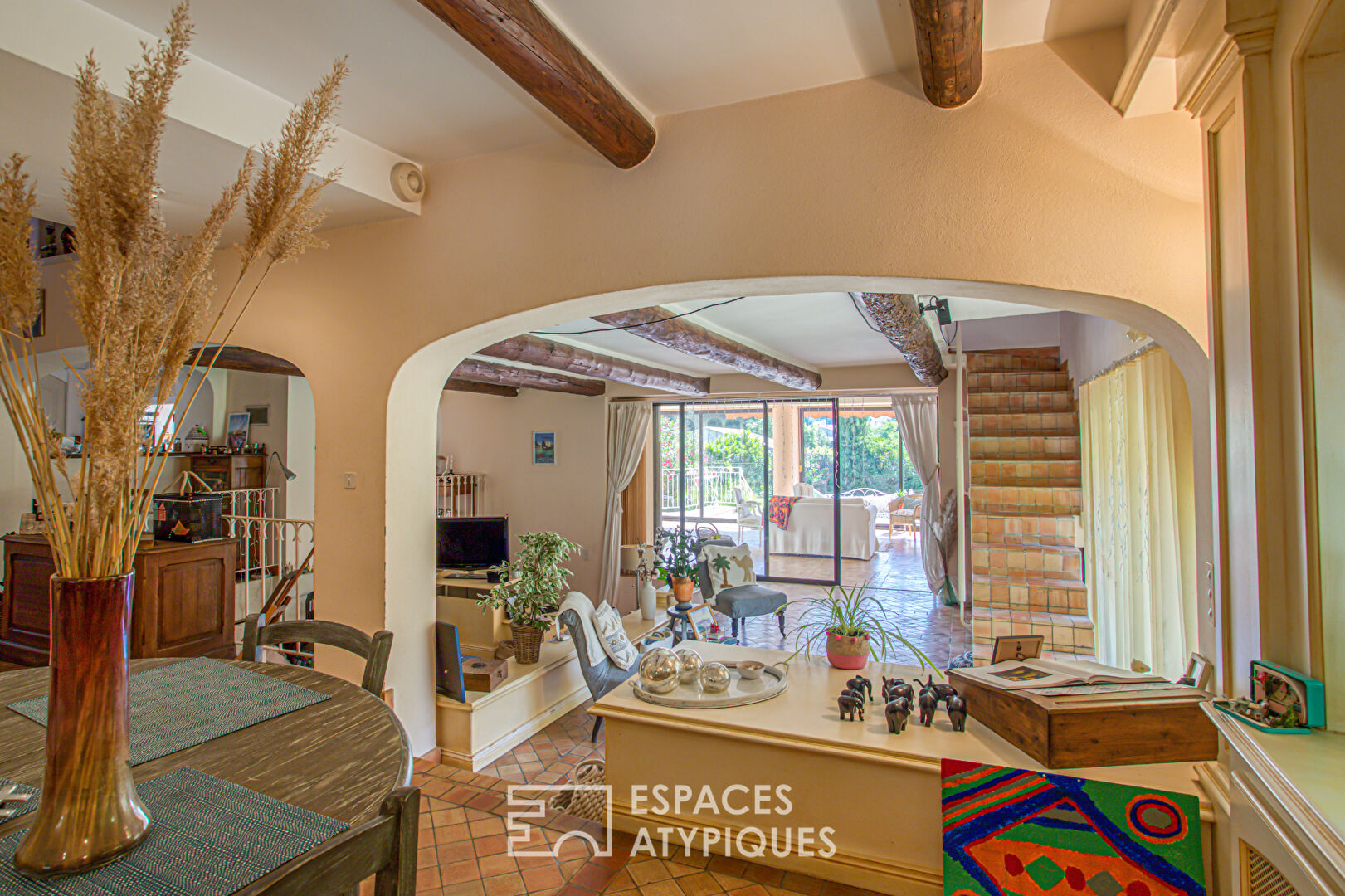Maison de caractère avec piscines et véranda au coeur de Sablet
