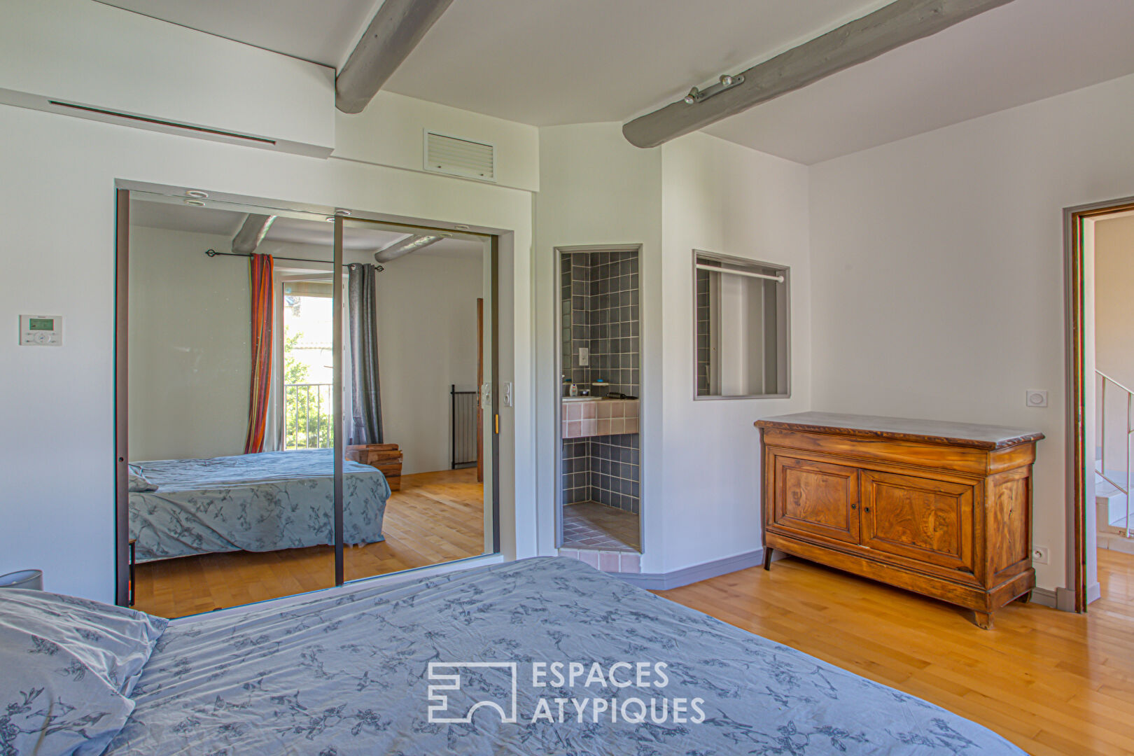 Maison de caractère avec piscines et véranda au coeur de Sablet