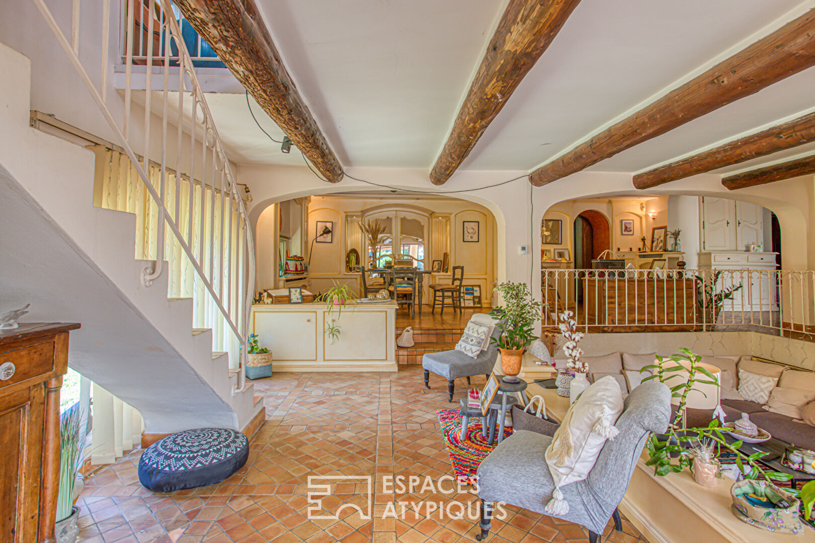 Maison de caractère avec piscines et véranda au coeur de Sablet
