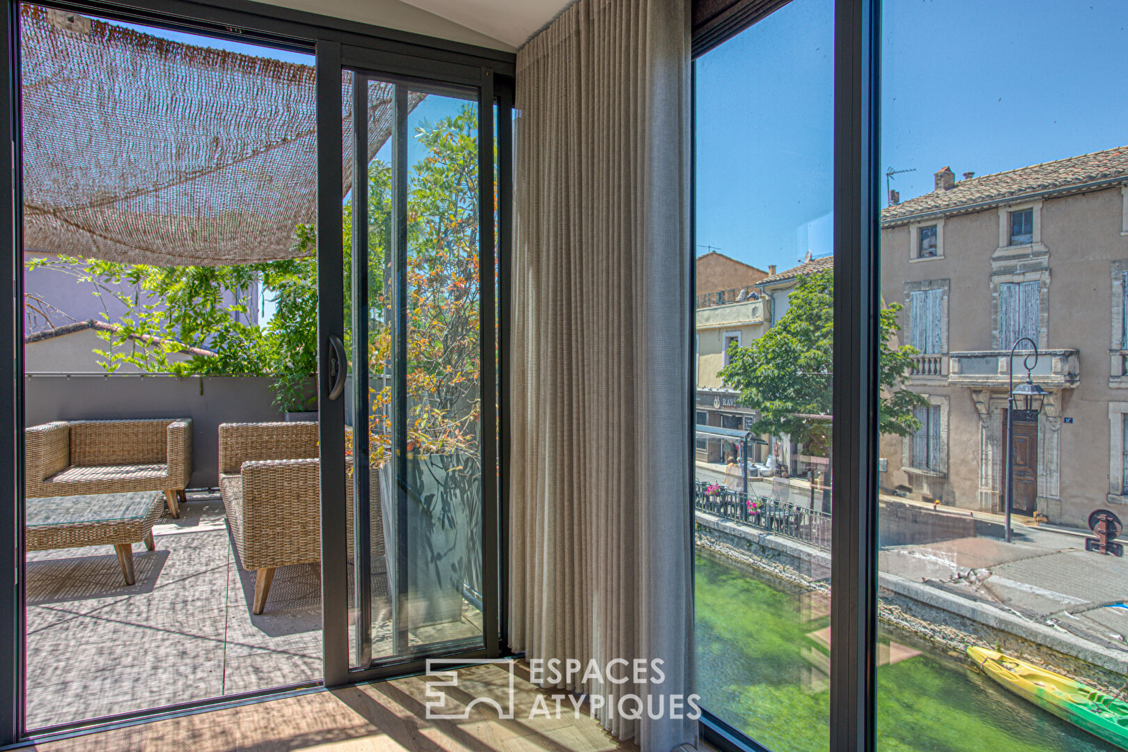 Maison entièrement rénovée miroir sur la Sorgue