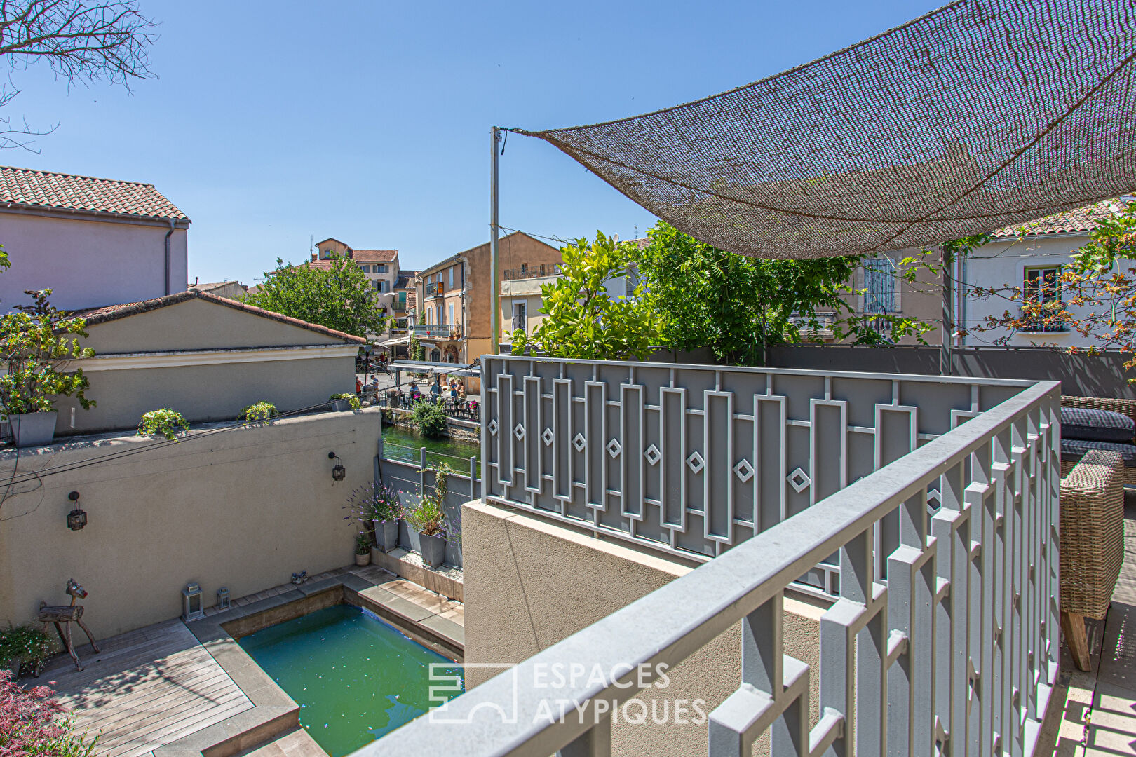 Maison entièrement rénovée miroir sur la Sorgue