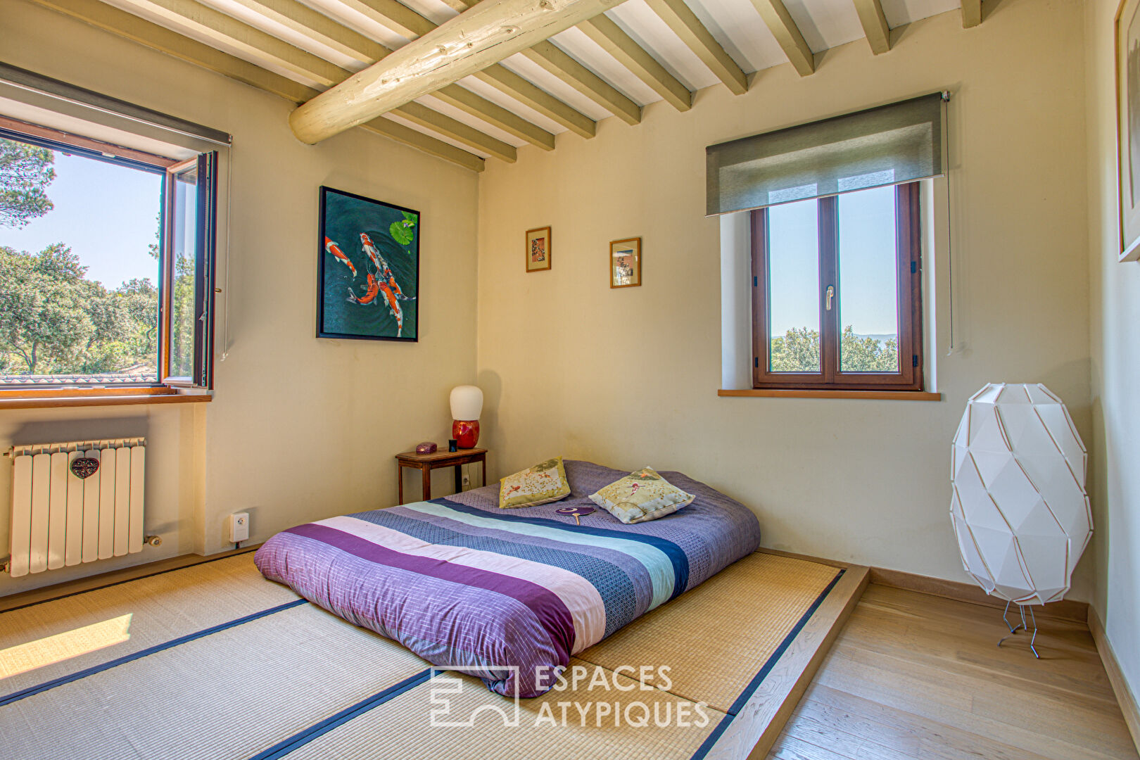 Charming hideaway with view and swimming pool in the heart of the Luberon