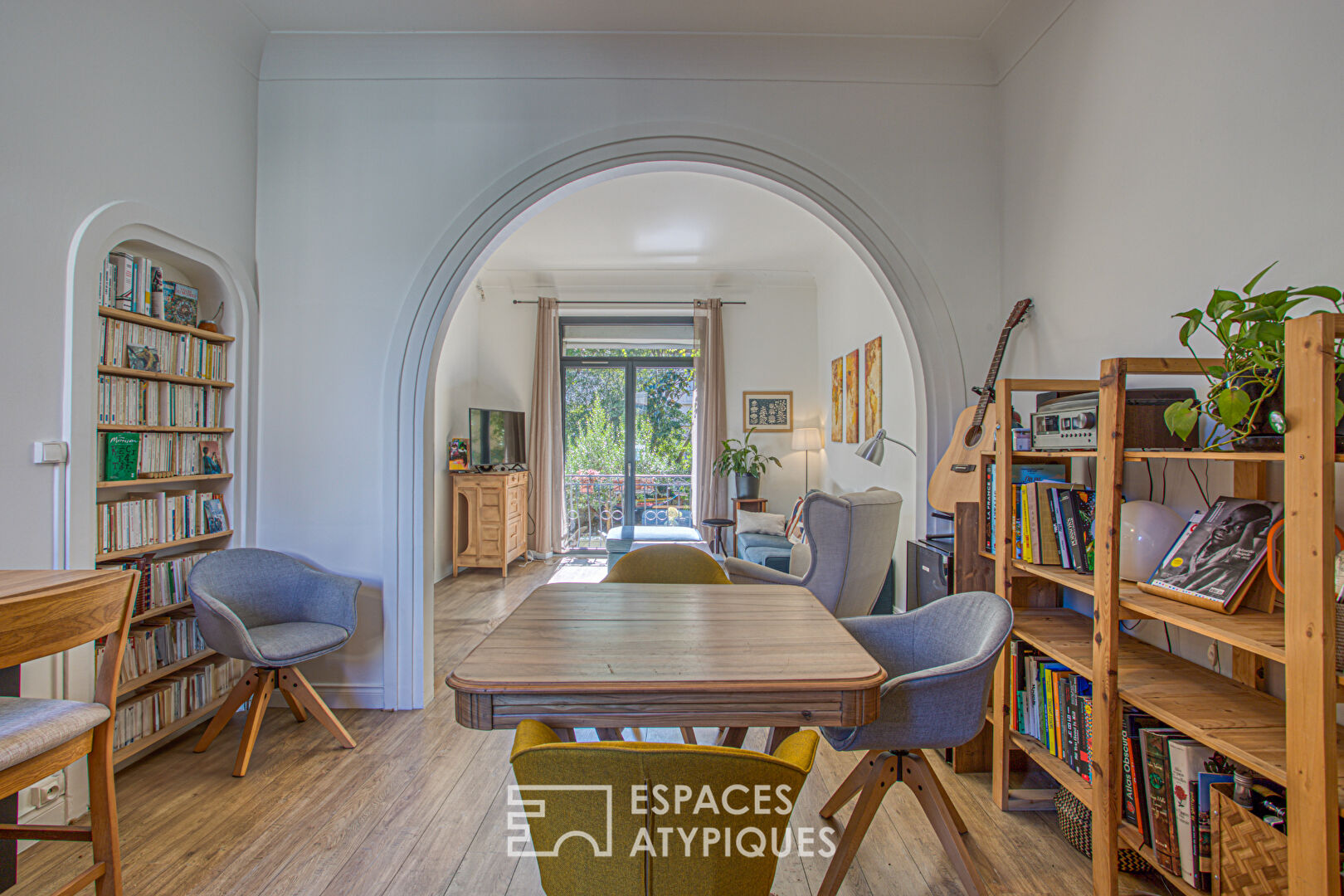 Between Art Nouveau and modernity: character house with wooded garden