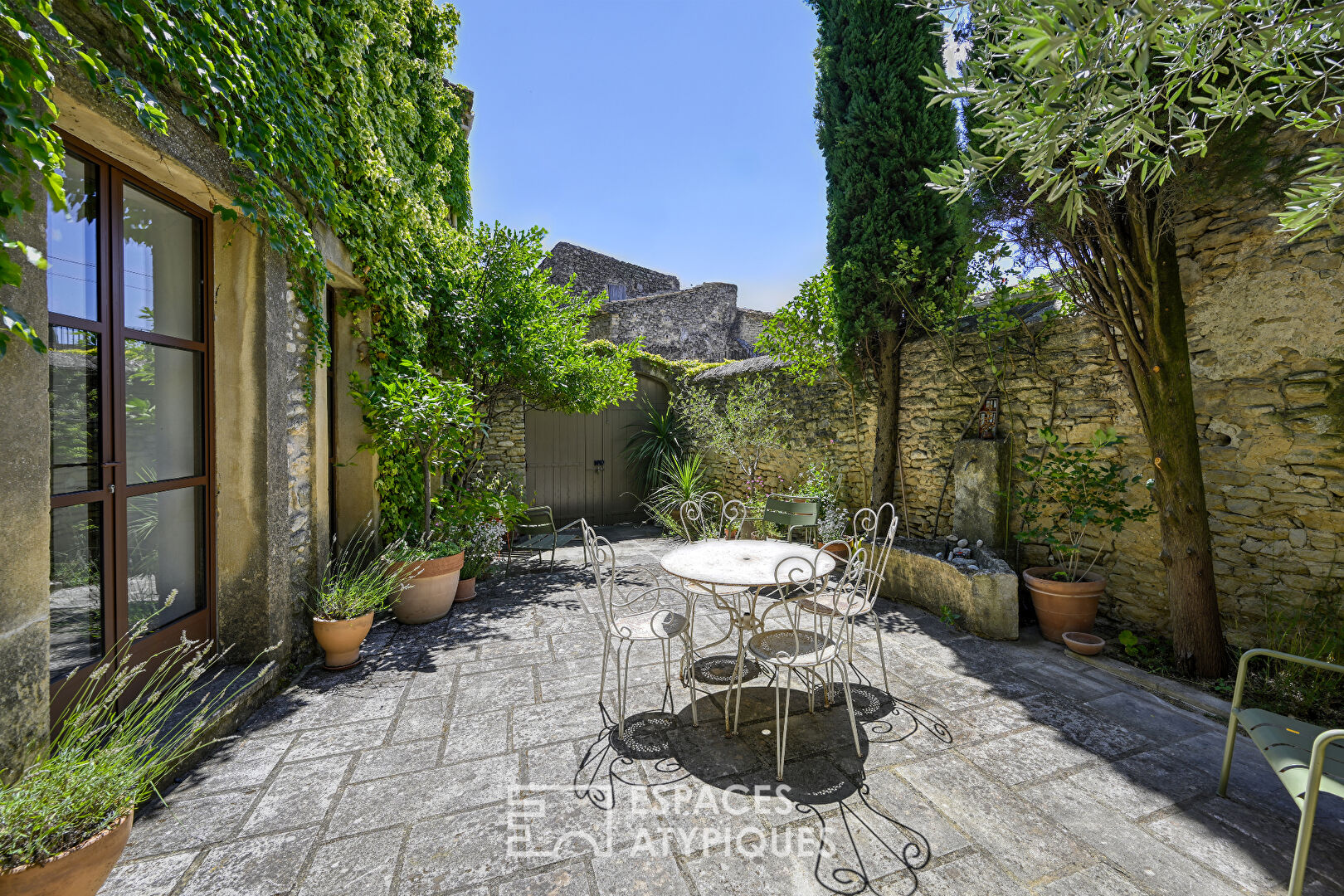 Maison de village au charme unique alliant caractère ancien et confort contemporain