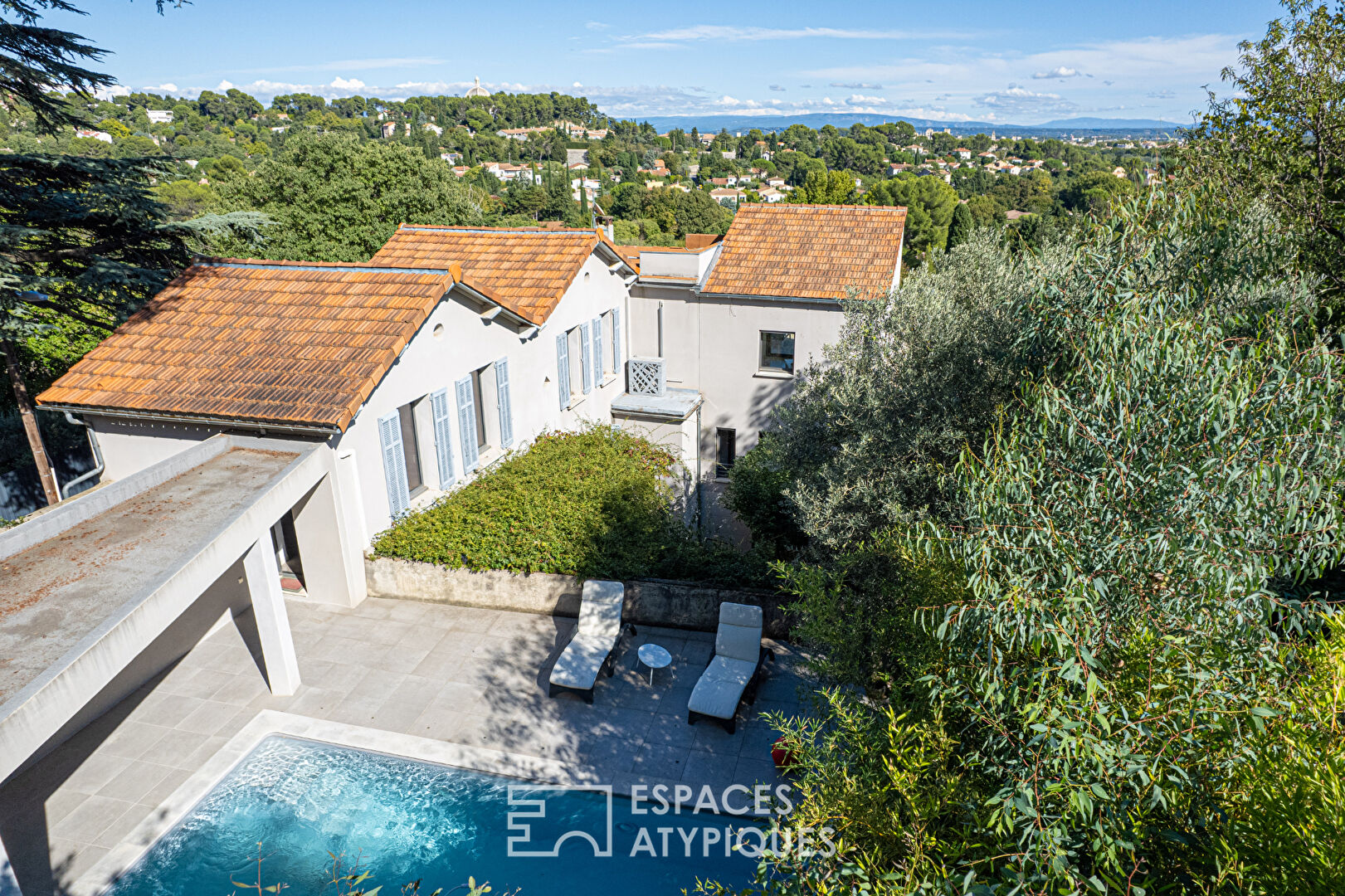 ALLIANCE DES ANNEES 30 ET D'UNE EXTENSION CONTEMPORAINE AVEC VUE PANORAMIQUE