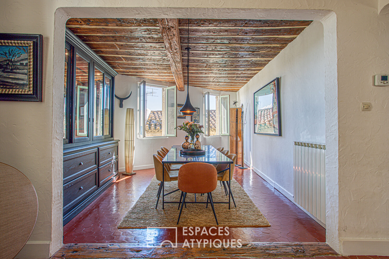 Elégante maison de village et son toit terrasse à la vue imprenable