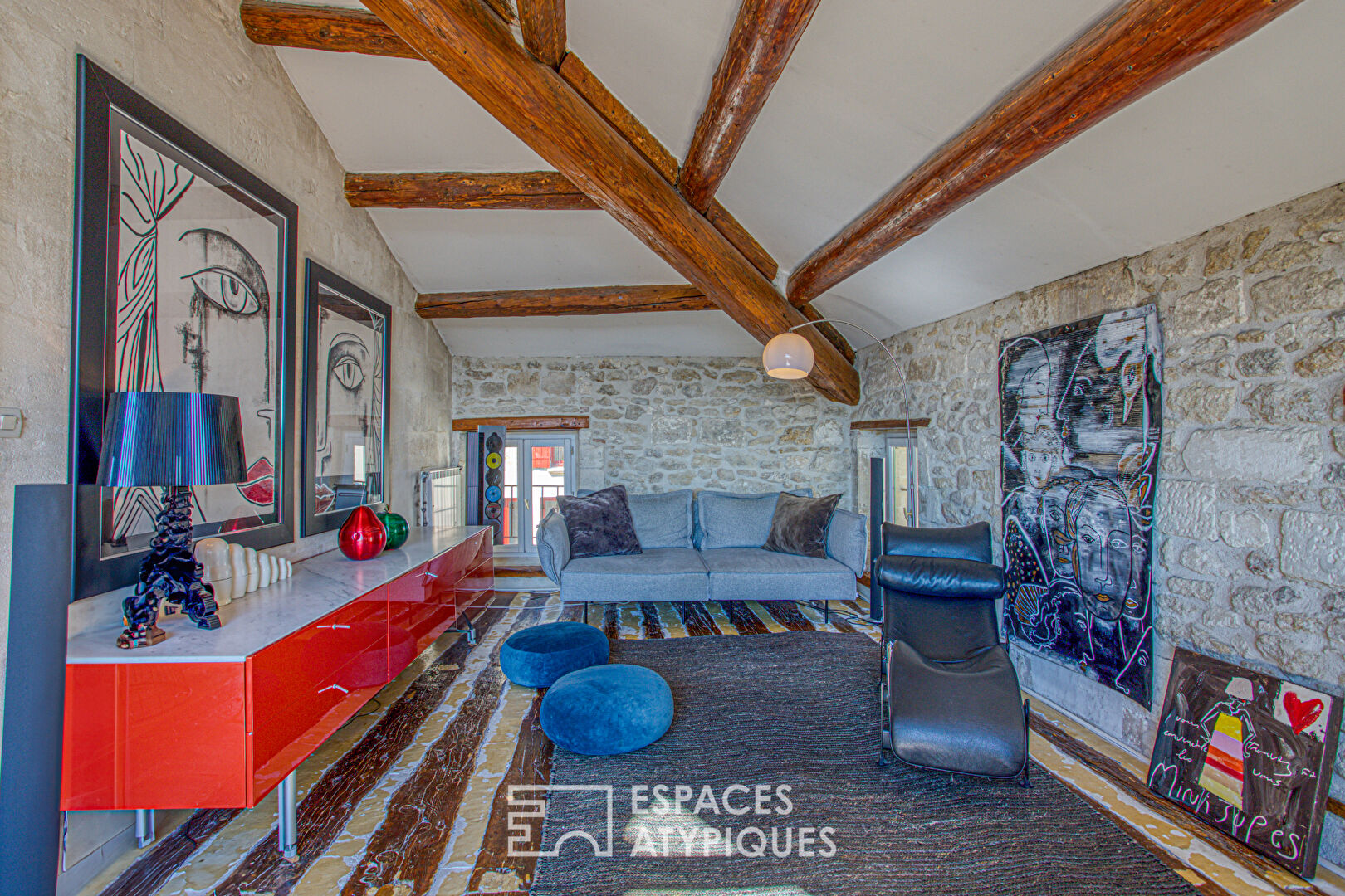 Elégante maison de village et son toit terrasse à la vue imprenable