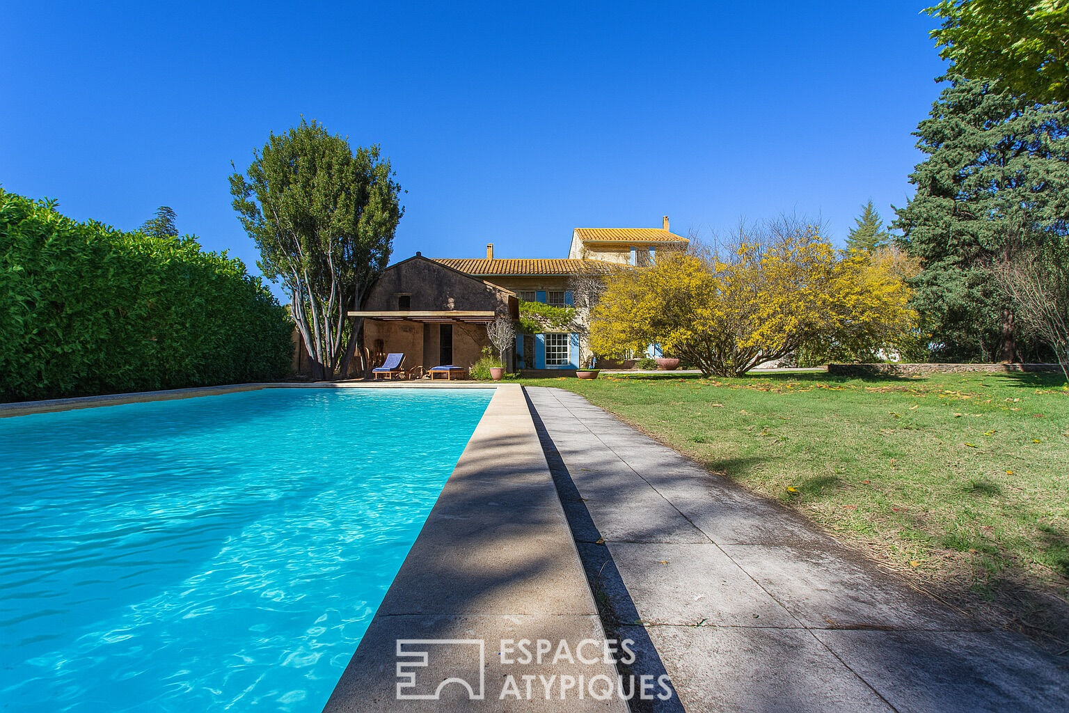 Charme et authenticité pour cette ancienne ferme provençale du XVIIIe siècle