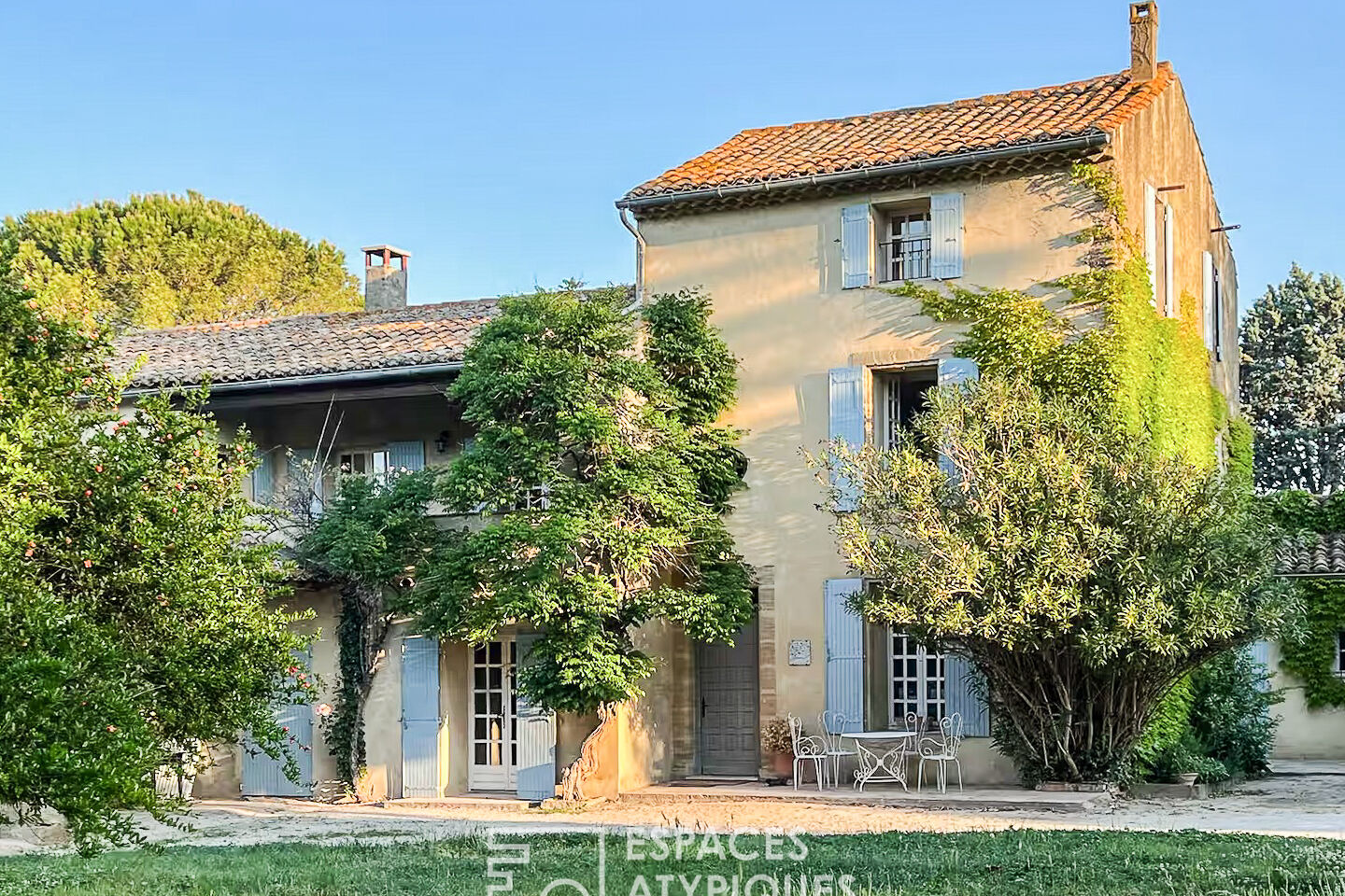 Charme et authenticité pour cette ancienne ferme provençale du XVIIIe siècle