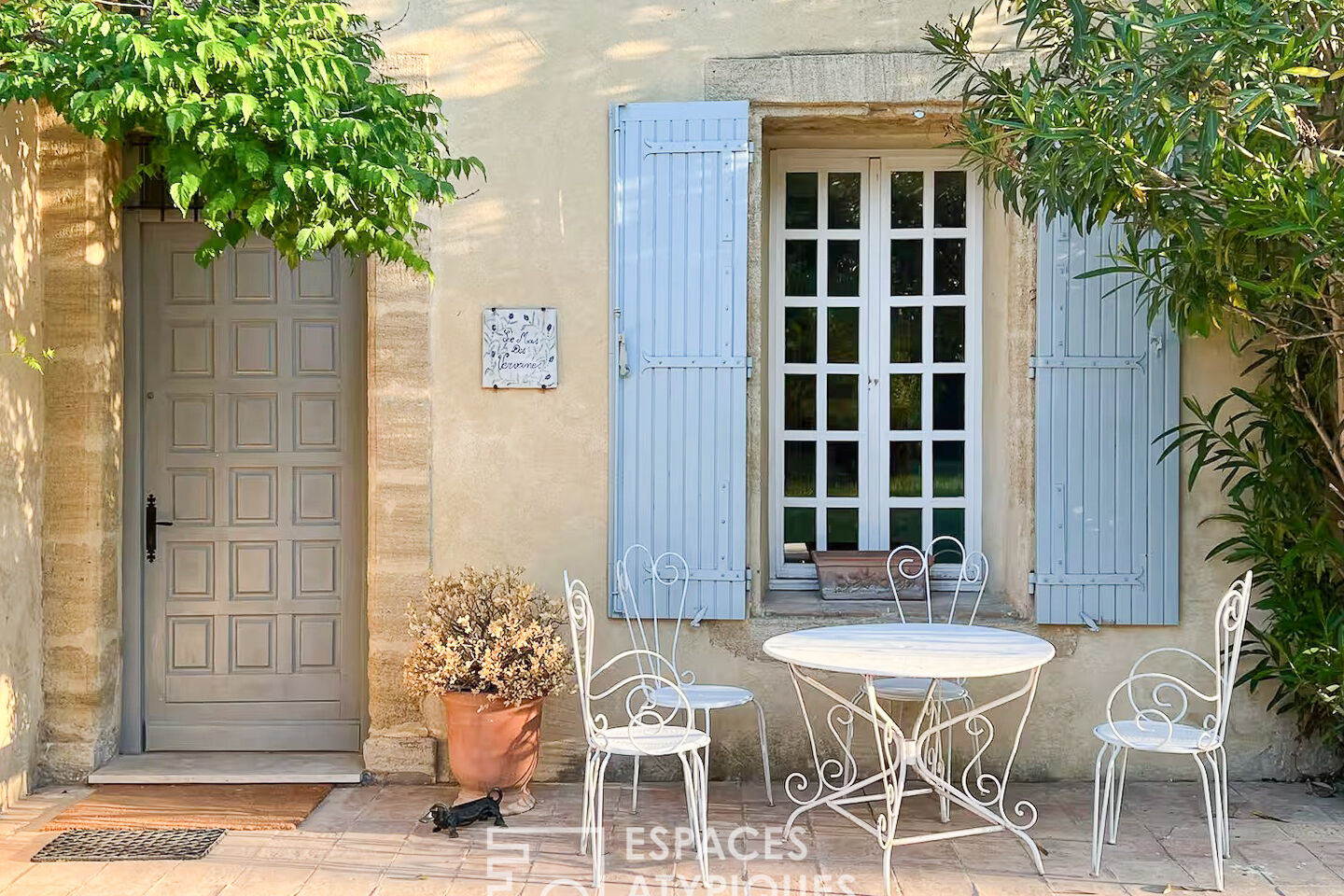 Charme et authenticité pour cette ancienne ferme provençale du XVIIIe siècle