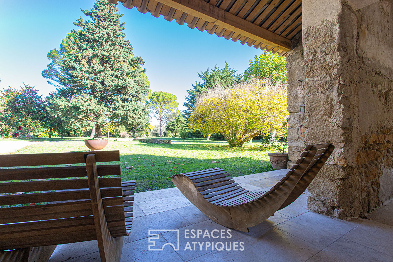 Charme et authenticité pour cette ancienne ferme provençale du XVIIIe siècle