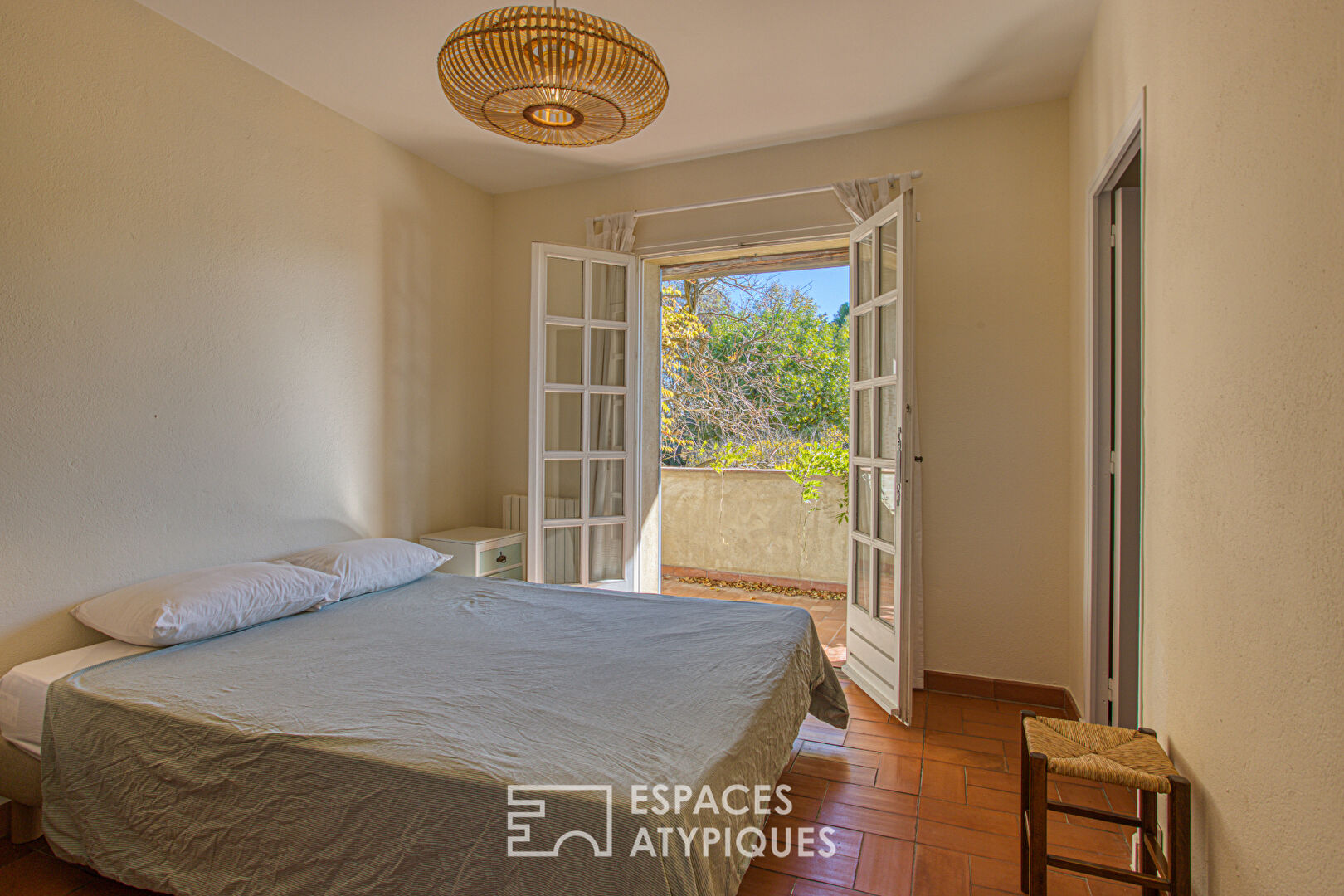 Charme et authenticité pour cette ancienne ferme provençale du XVIIIe siècle