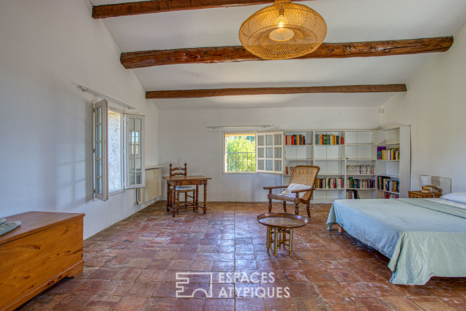 Charme et authenticité pour cette ancienne ferme provençale du XVIIIe siècle