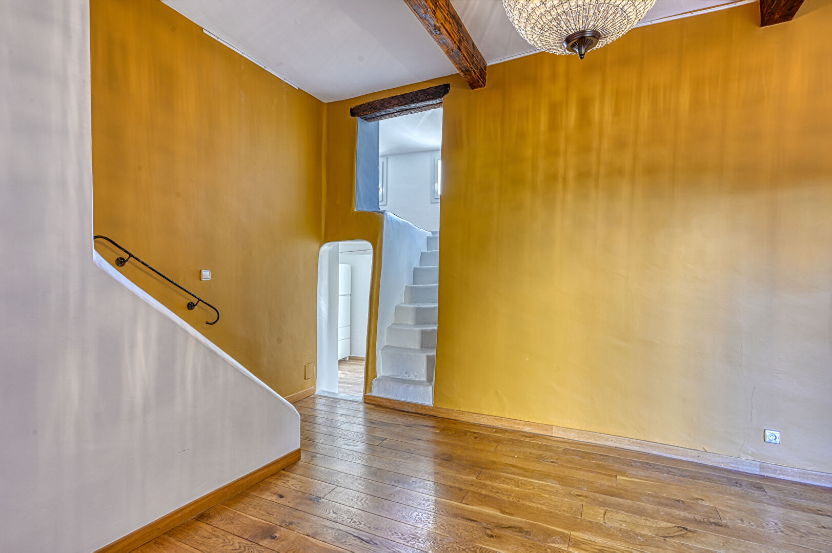 Charmante maison de village rénovée et ses terrasses