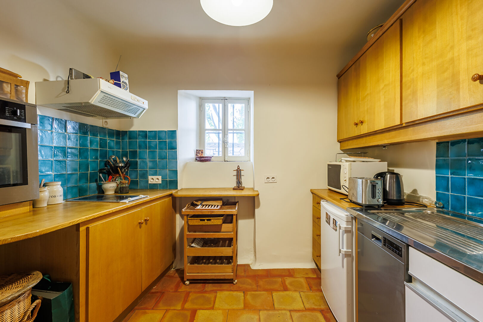 Maison en pierres atypique avec terrasse panoramique au coeur de Bonnieux