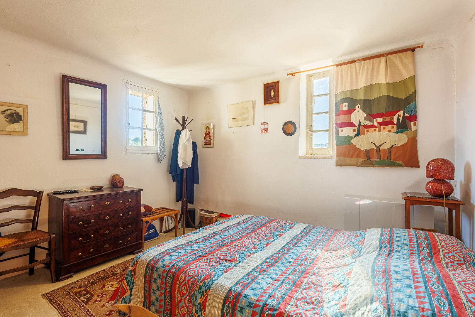 Maison en pierres atypique avec terrasse panoramique au coeur de Bonnieux
