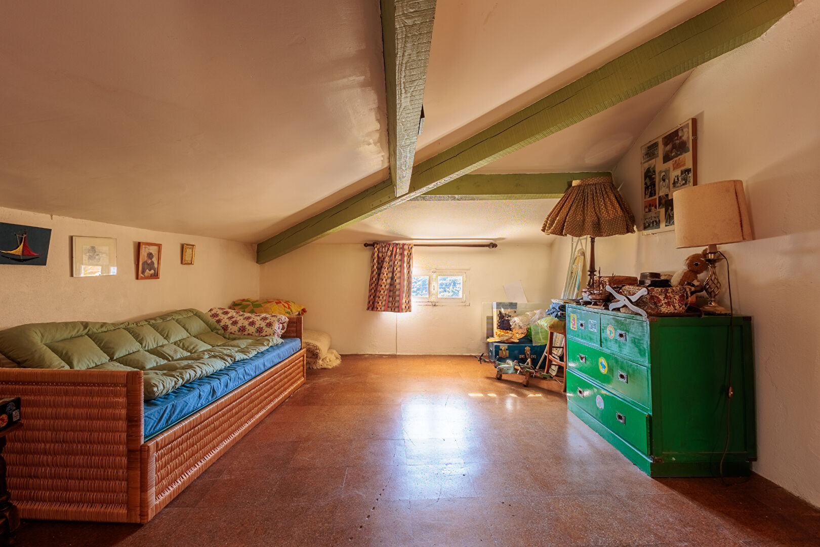 Maison en pierres atypique avec terrasse panoramique au coeur de Bonnieux