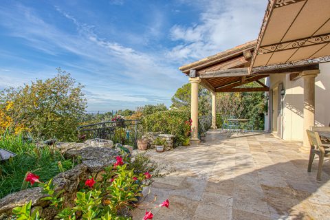 Maison de plain-pied avec panorama d’exception entre le Luberon et le Ventoux