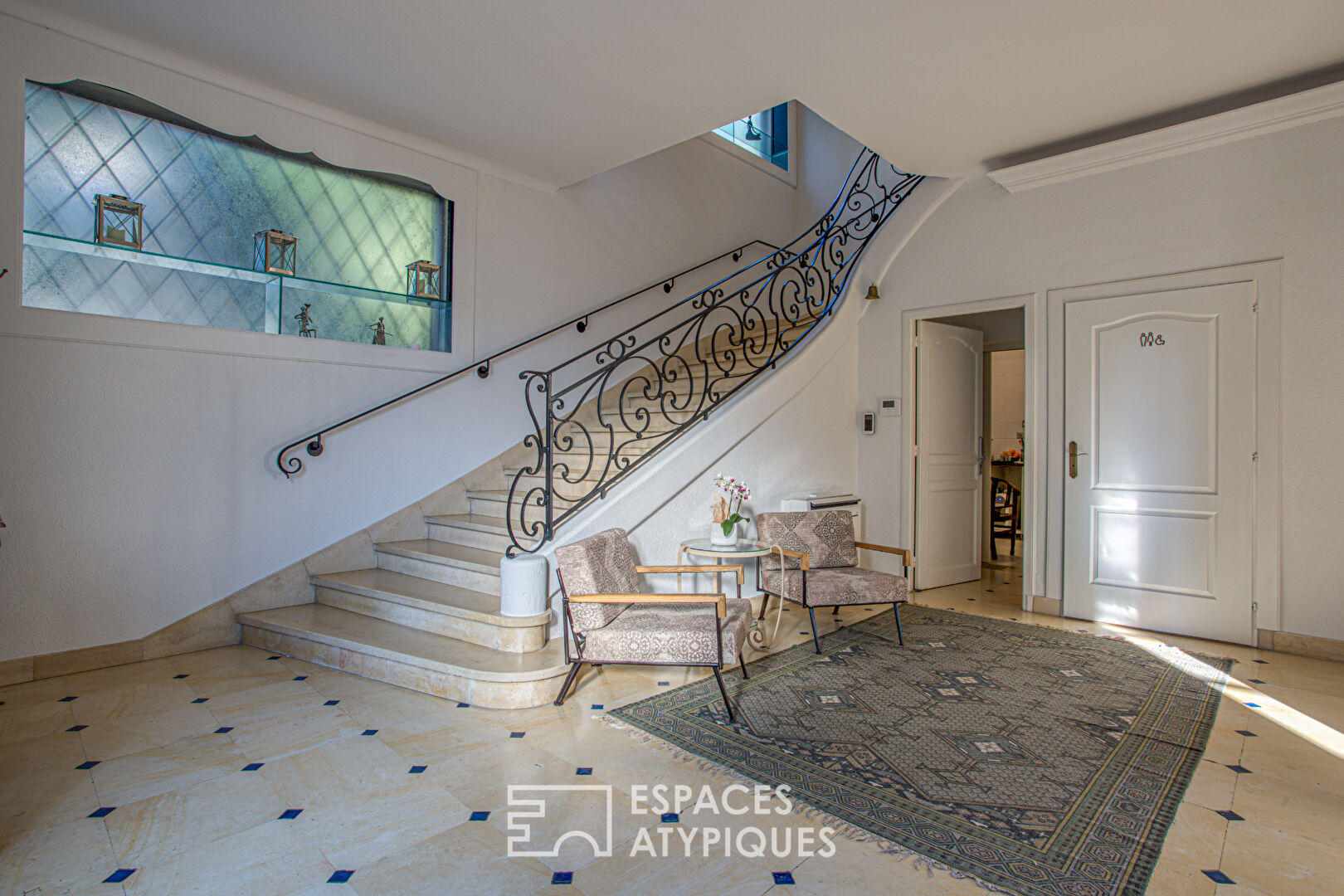 Bastide provençale raffinée entièrement rénovée