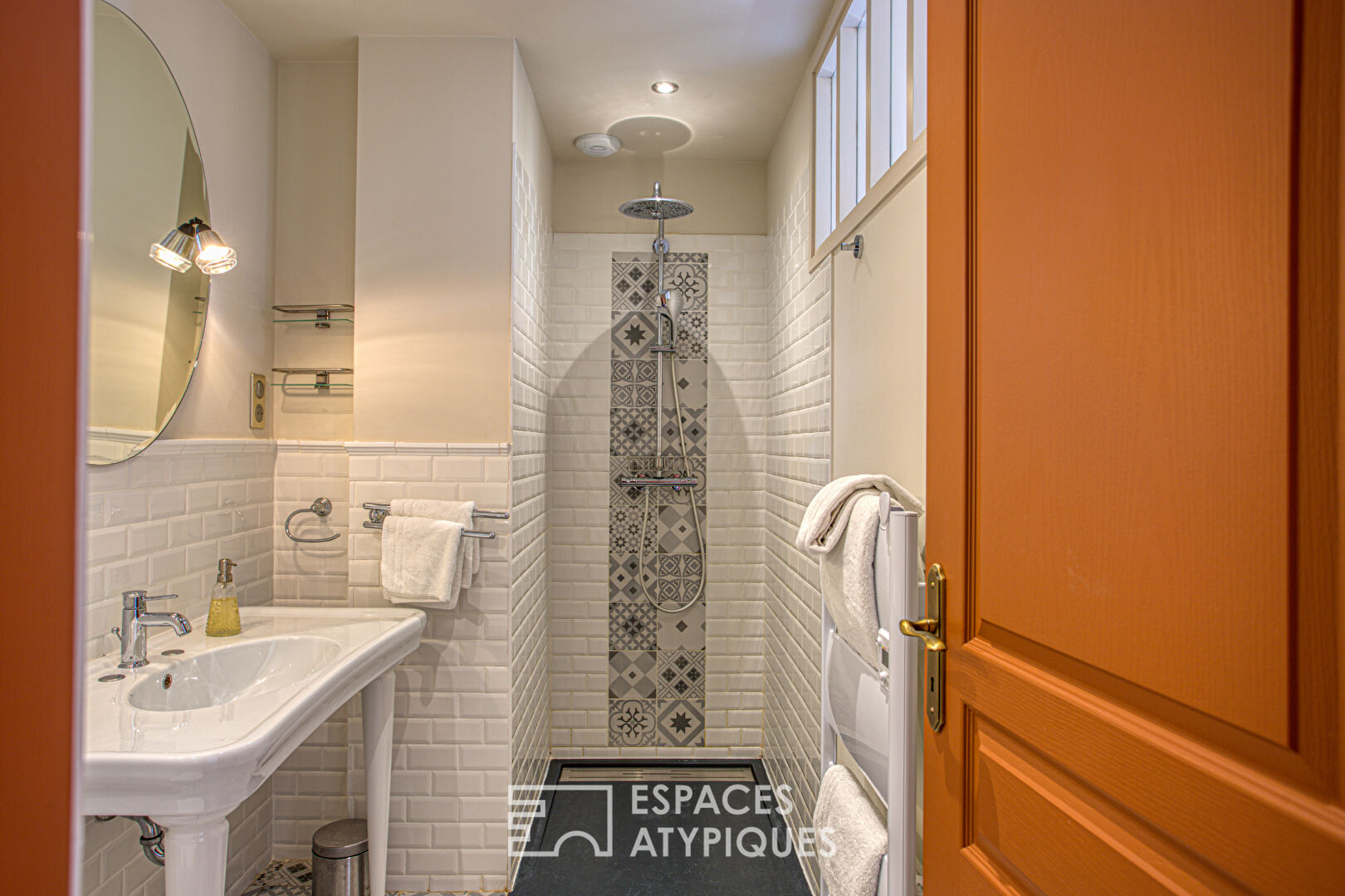 Bastide provençale raffinée entièrement rénovée