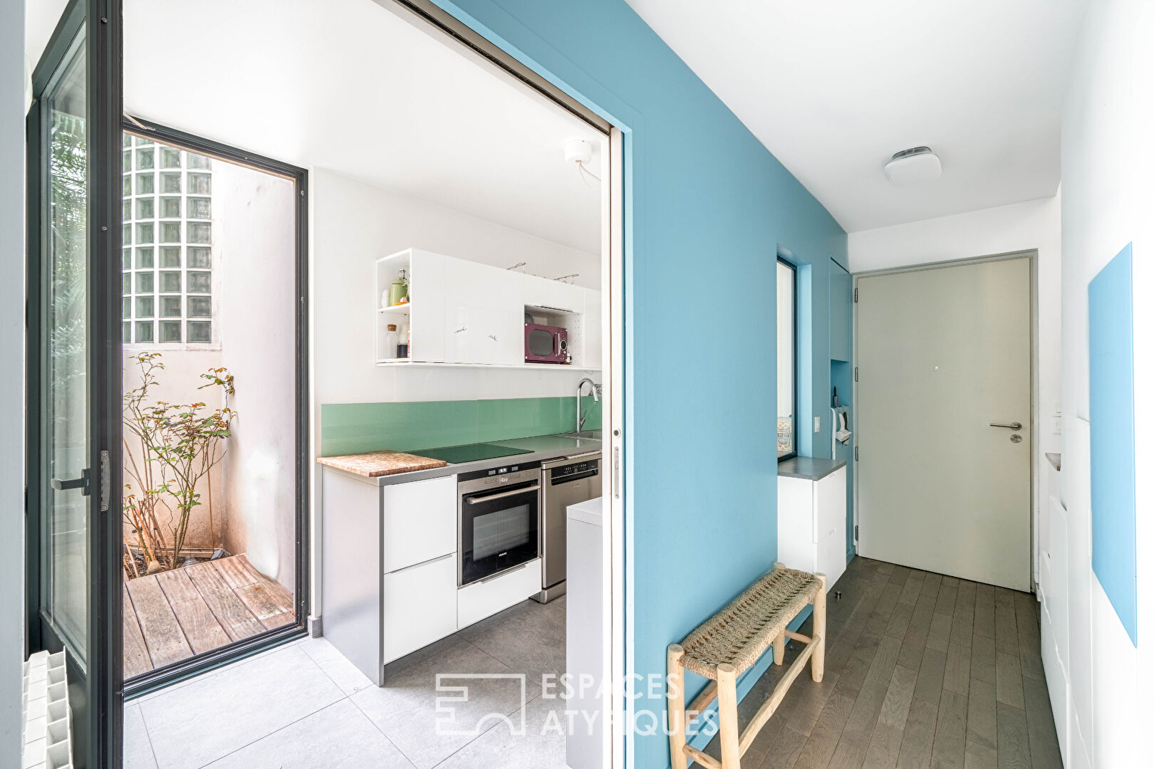 Contemporary duplex in the Croulebarbe neighborhood with terraces