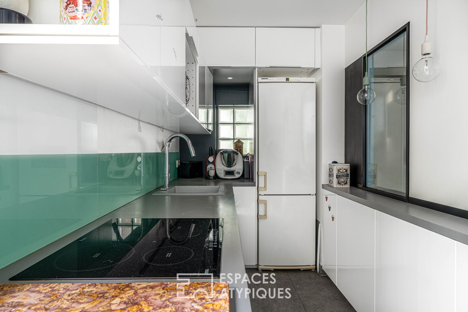 Contemporary duplex in the Croulebarbe neighborhood with terraces