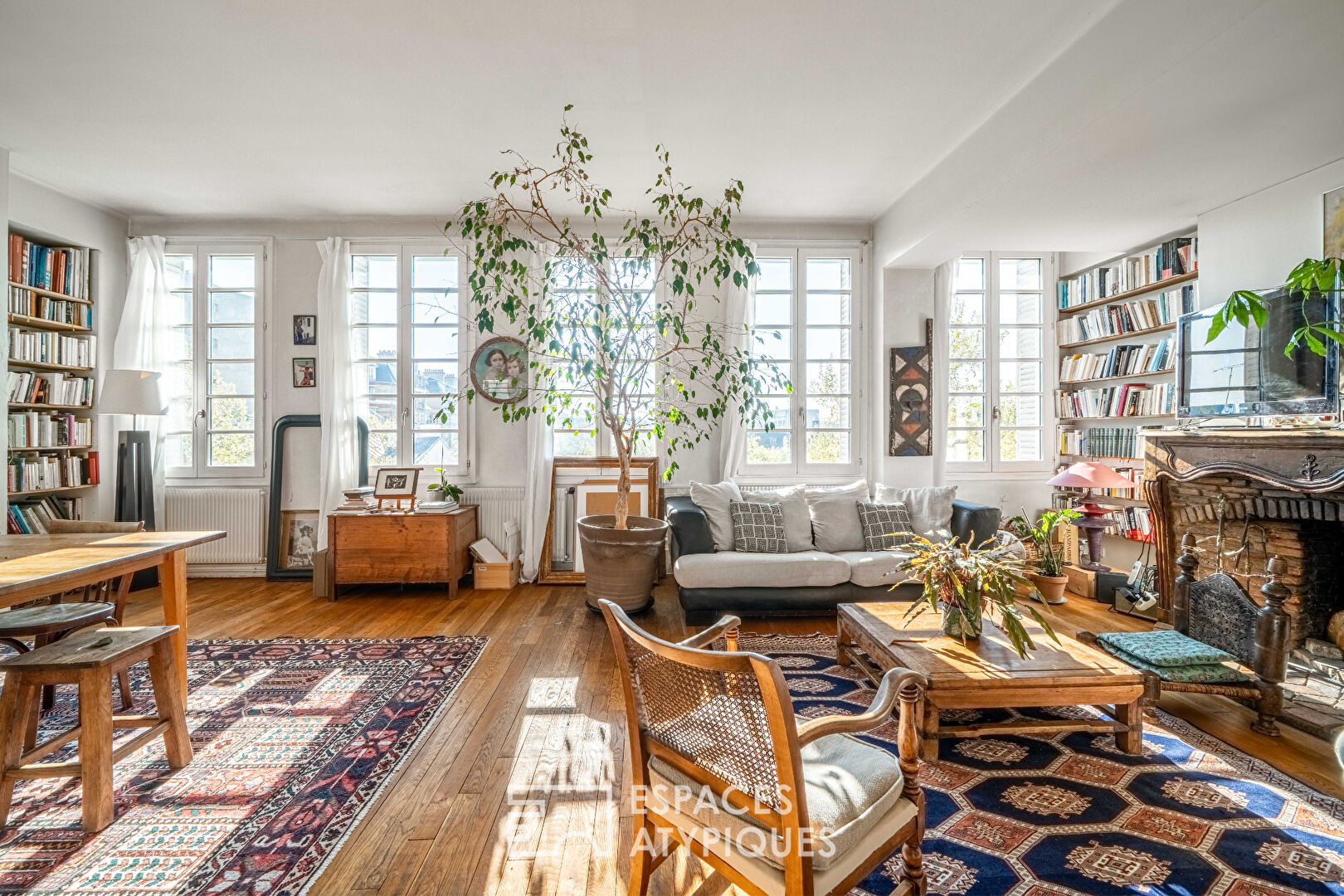 Appartement traversant avec terrasse, proche rue Daguerre