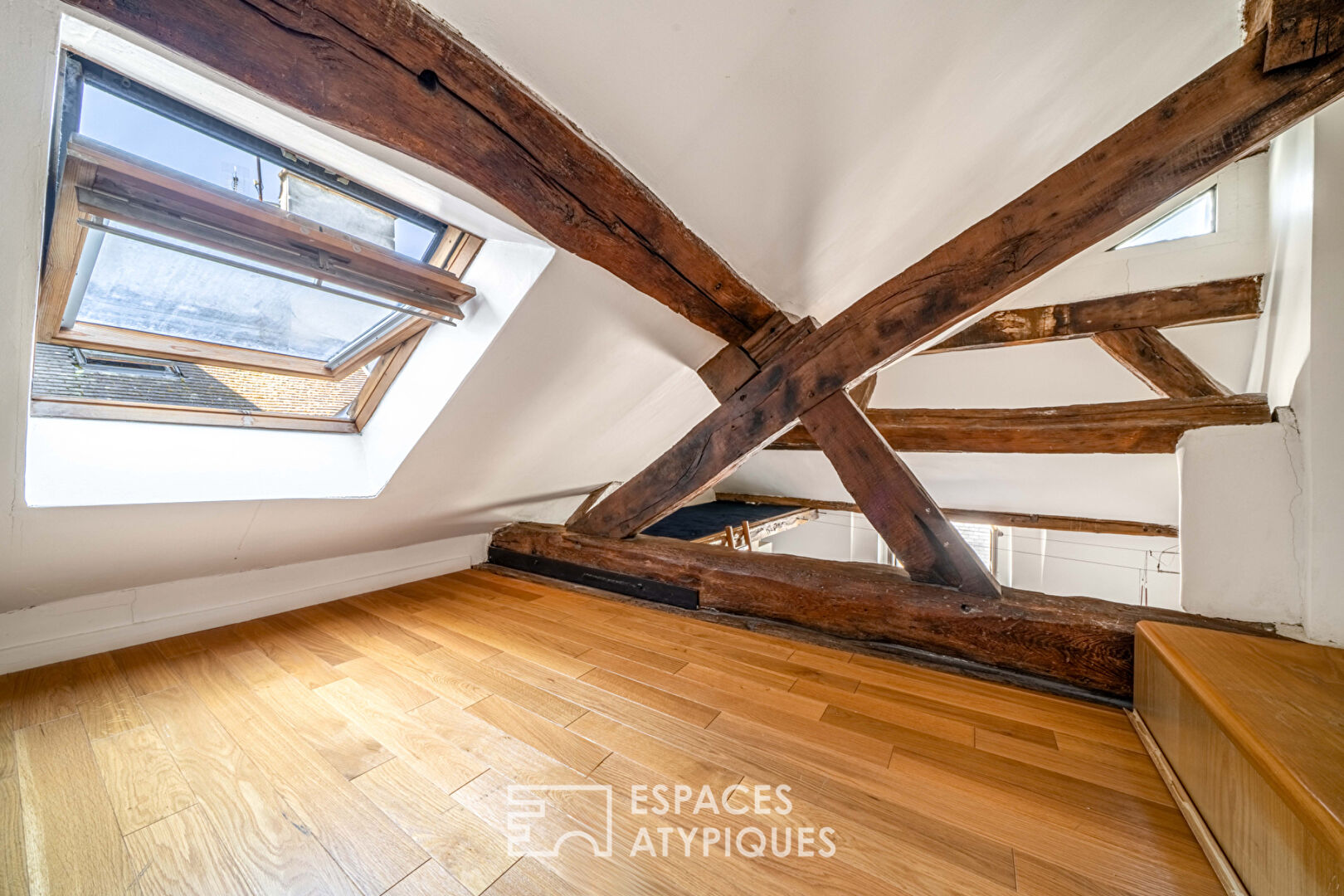 Quartier Latin, near Seine waterfront Top-floor duplex