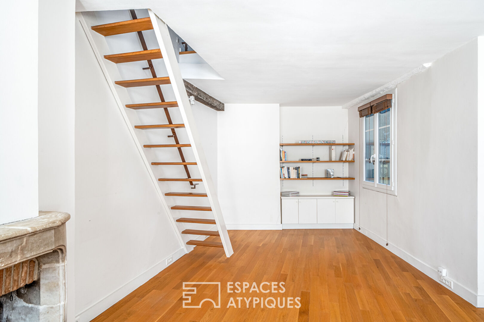 Quartier Latin, near Seine waterfront Top-floor duplex