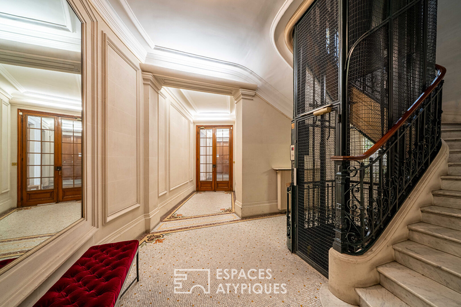 Quartier Bon Marché – Haussmannien avec balcon filant