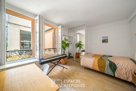 Studio on paved courtyard – rue Campagne Premiere