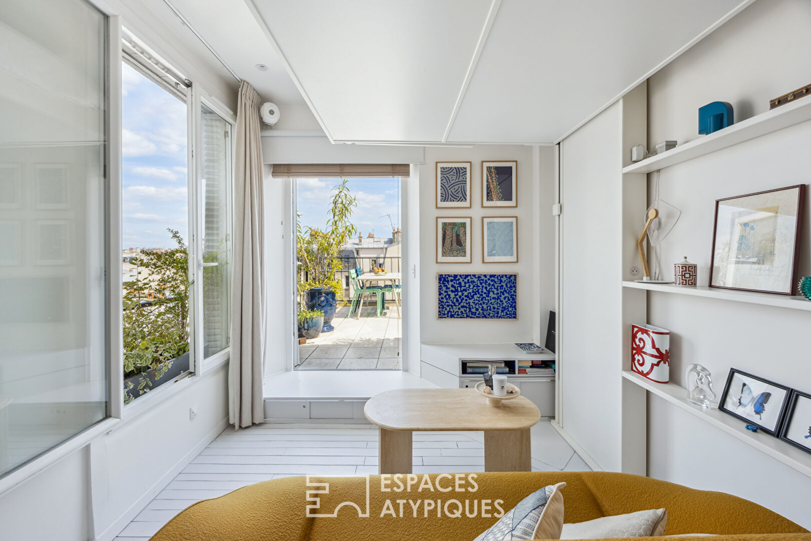 Dernier étage rénové avec terrasse