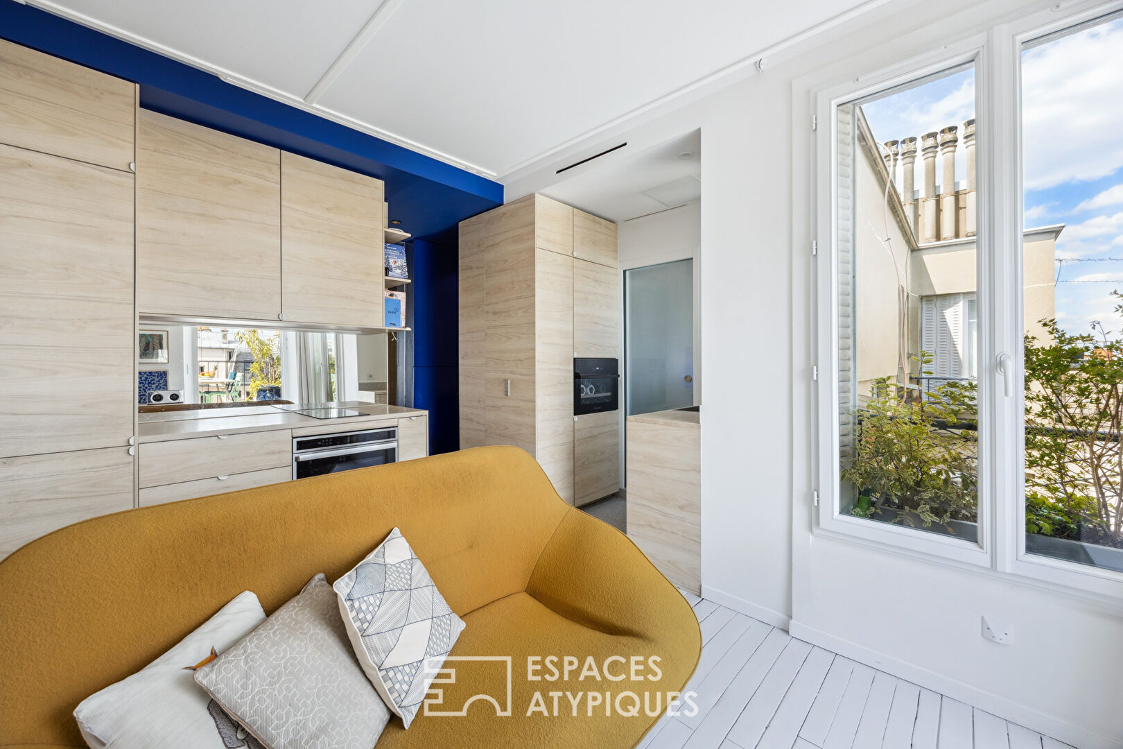 Dernier étage rénové avec terrasse