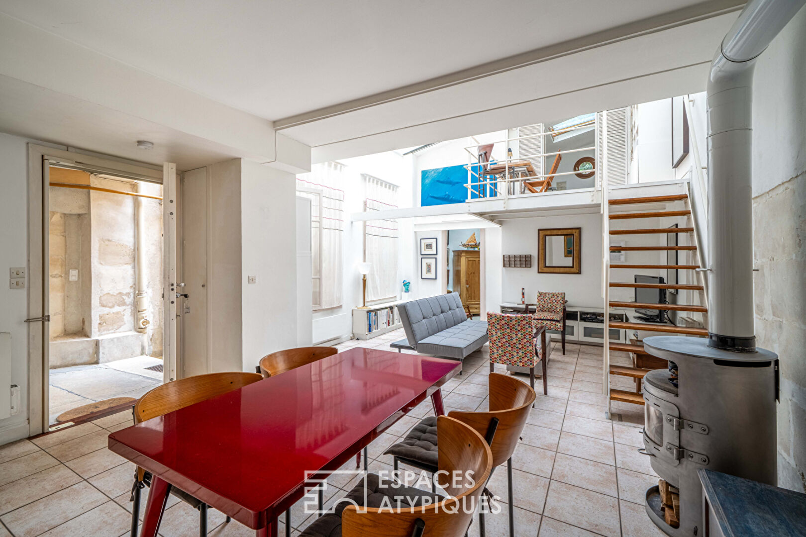Atelier d’artiste en duplex rue des Ecoles