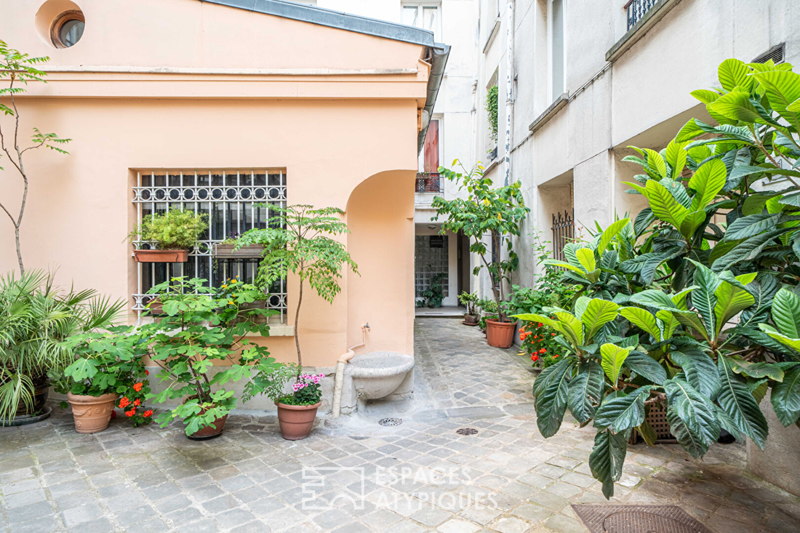 Atelier d’artiste en duplex rue des Ecoles